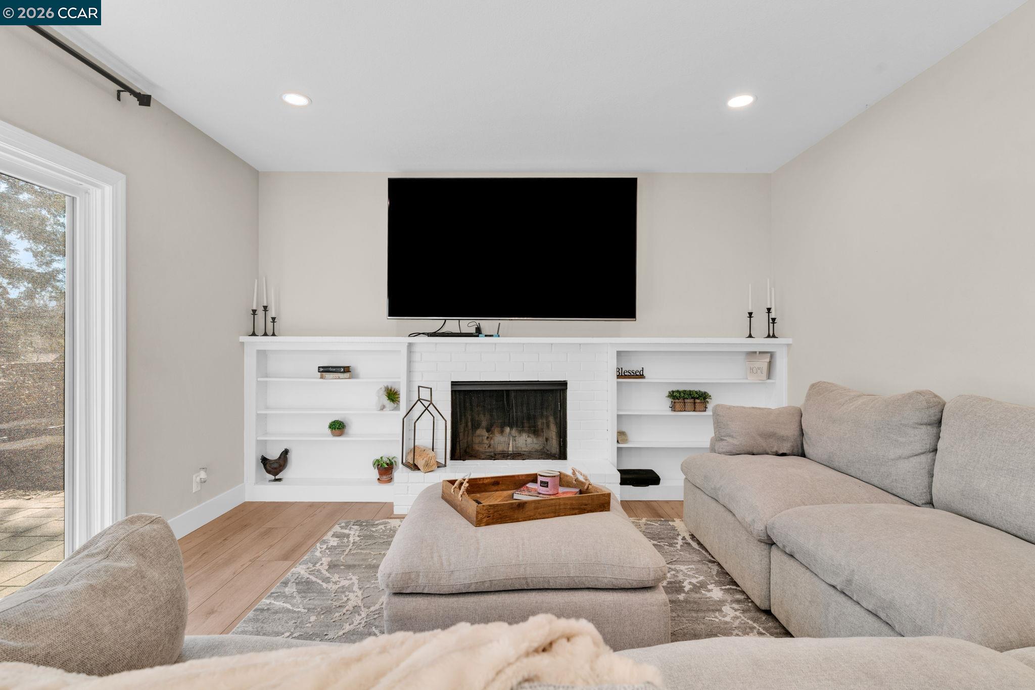 327 Mt Washington Way