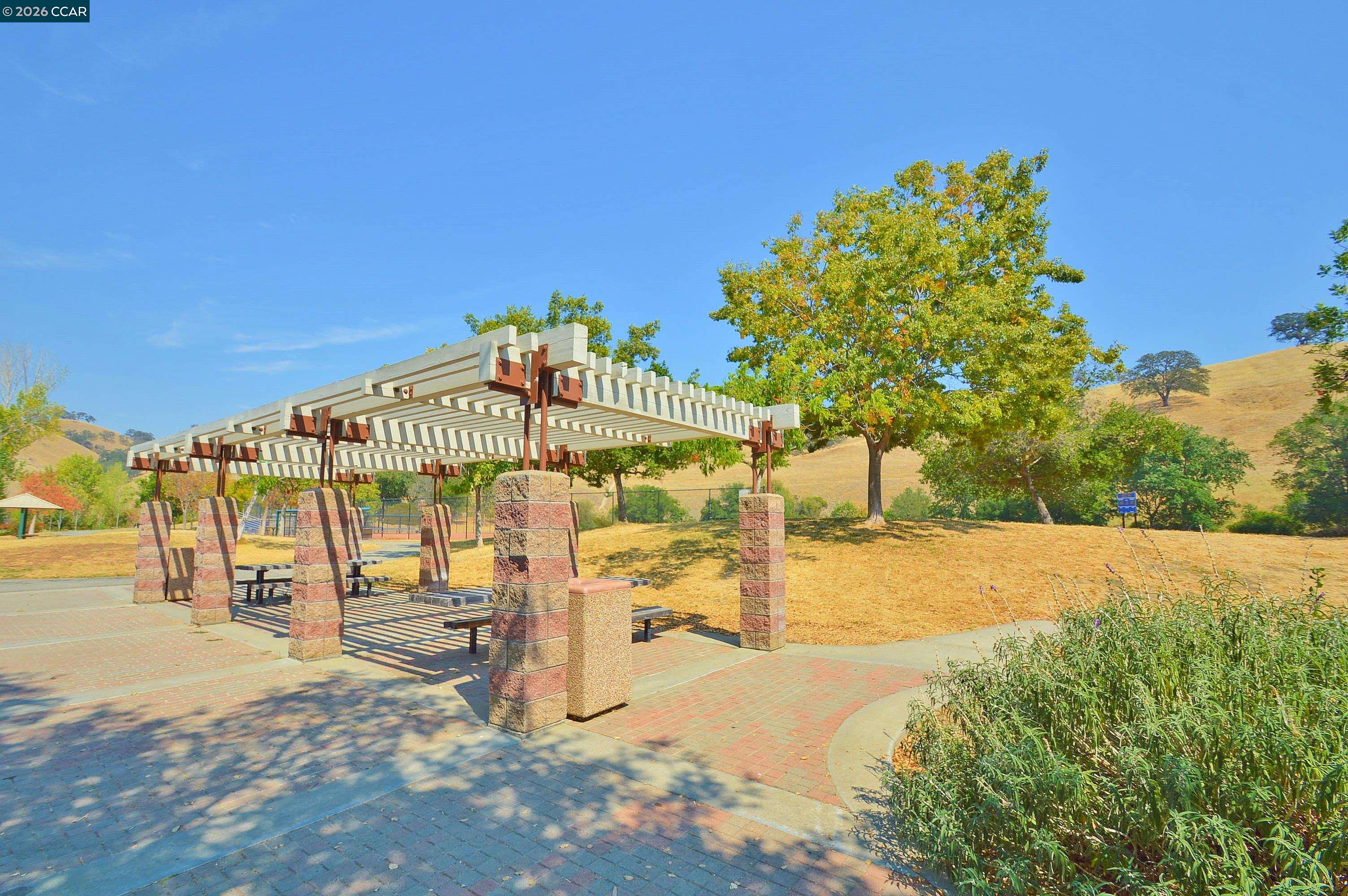 1295 Shell Cir