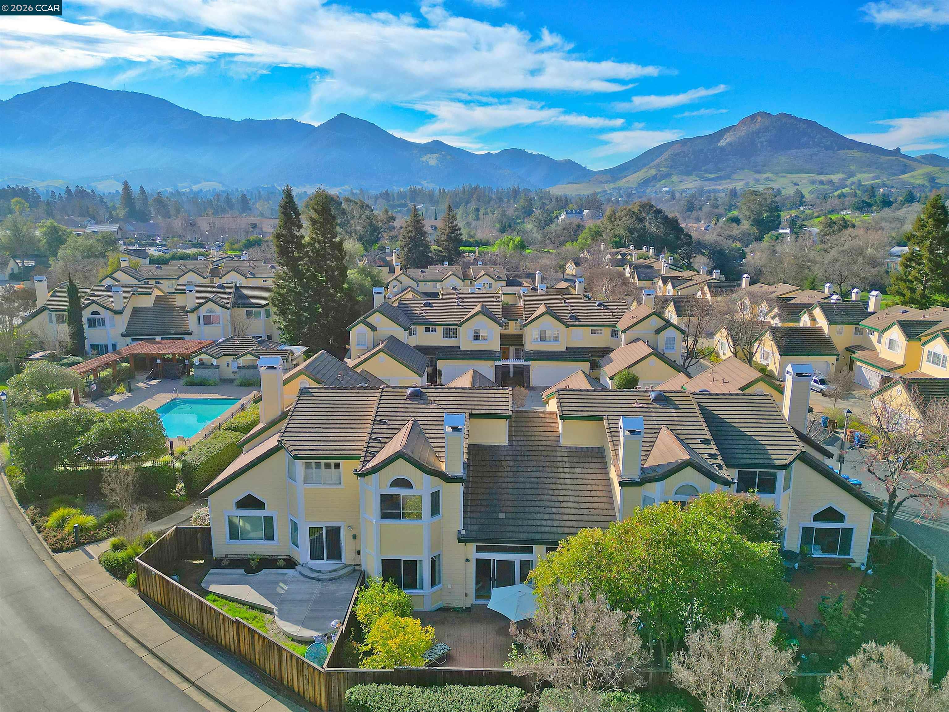 1295 Shell Cir