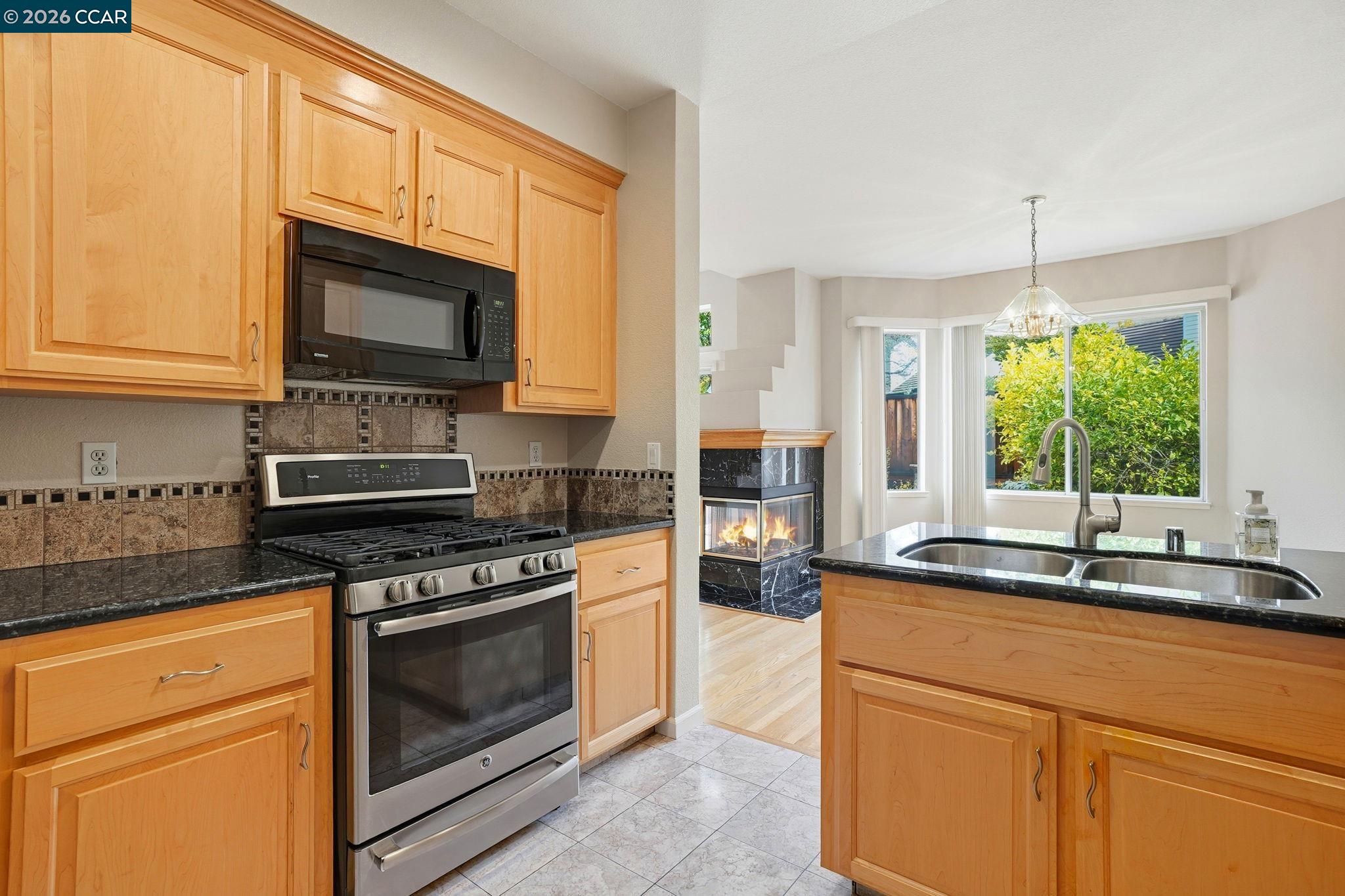 1295 Shell Cir