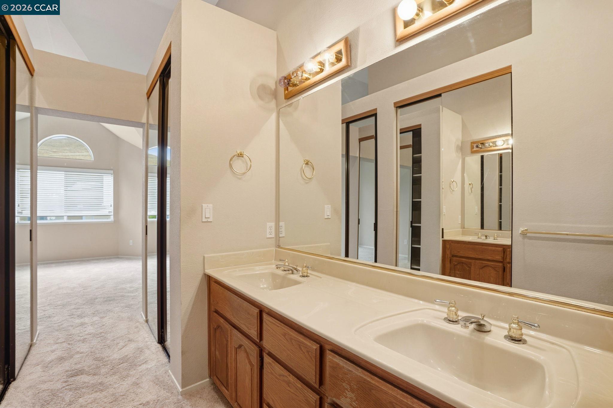 1295 Shell Cir