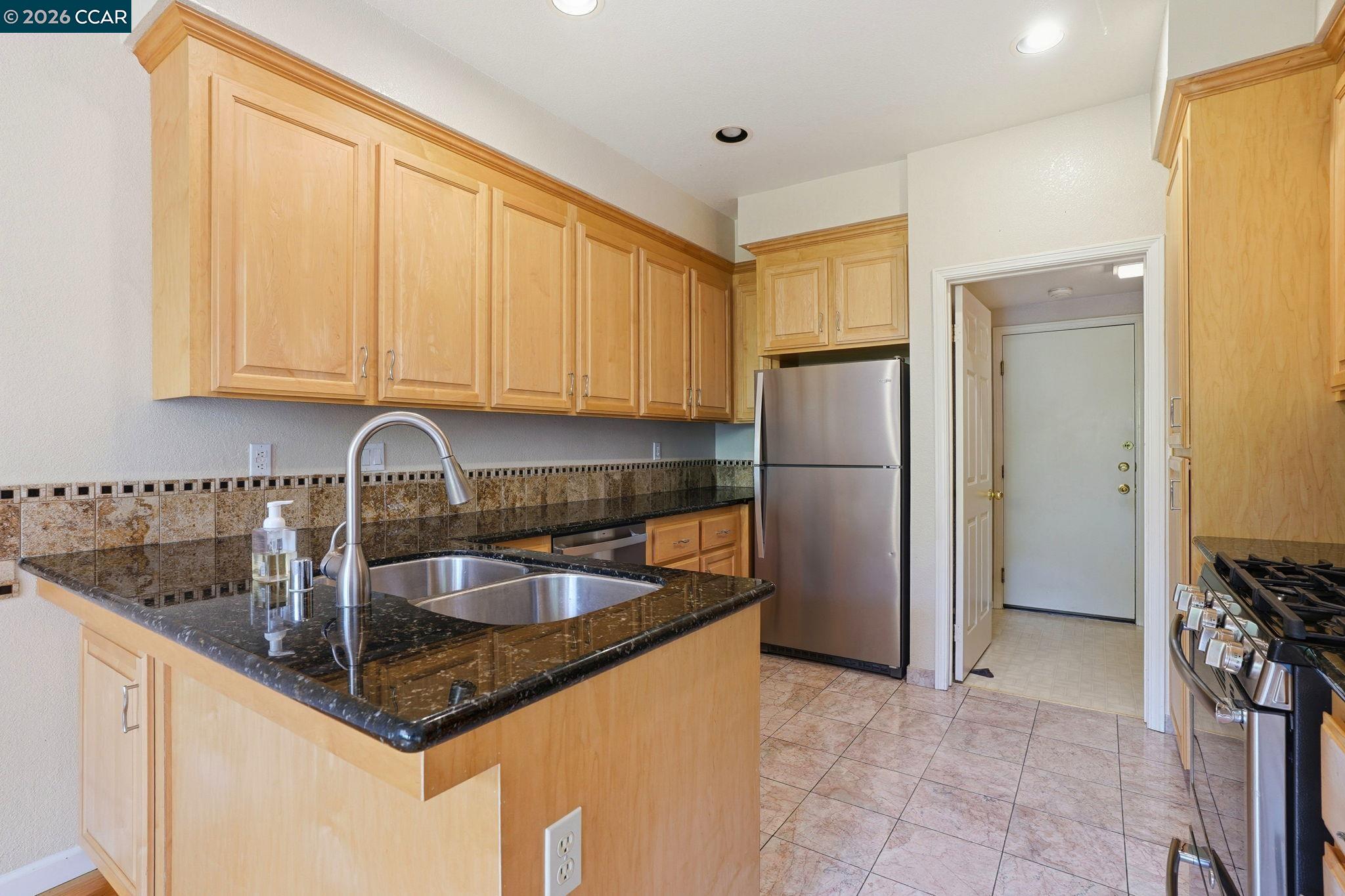 1295 Shell Cir