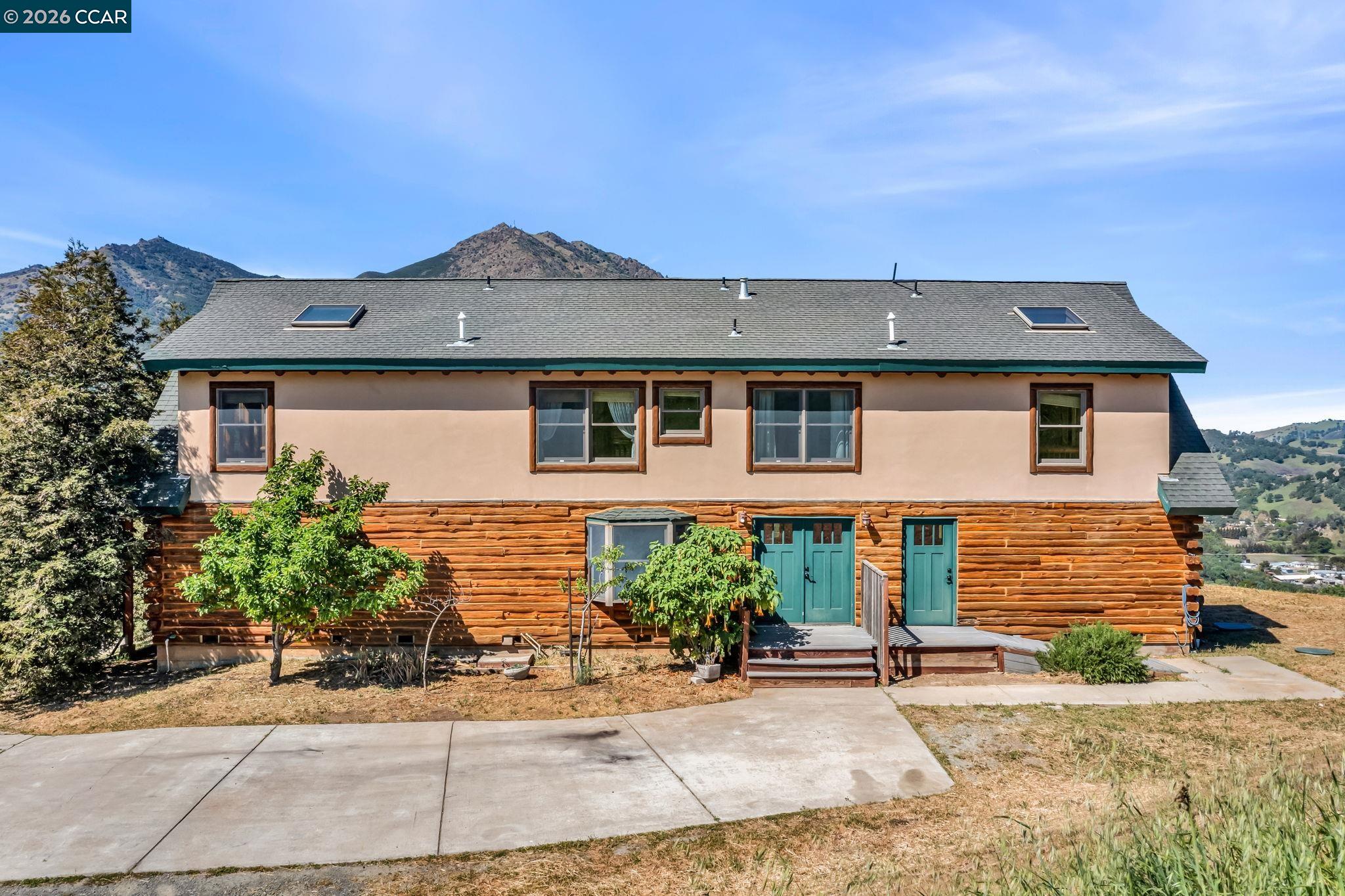 530 Leon Way