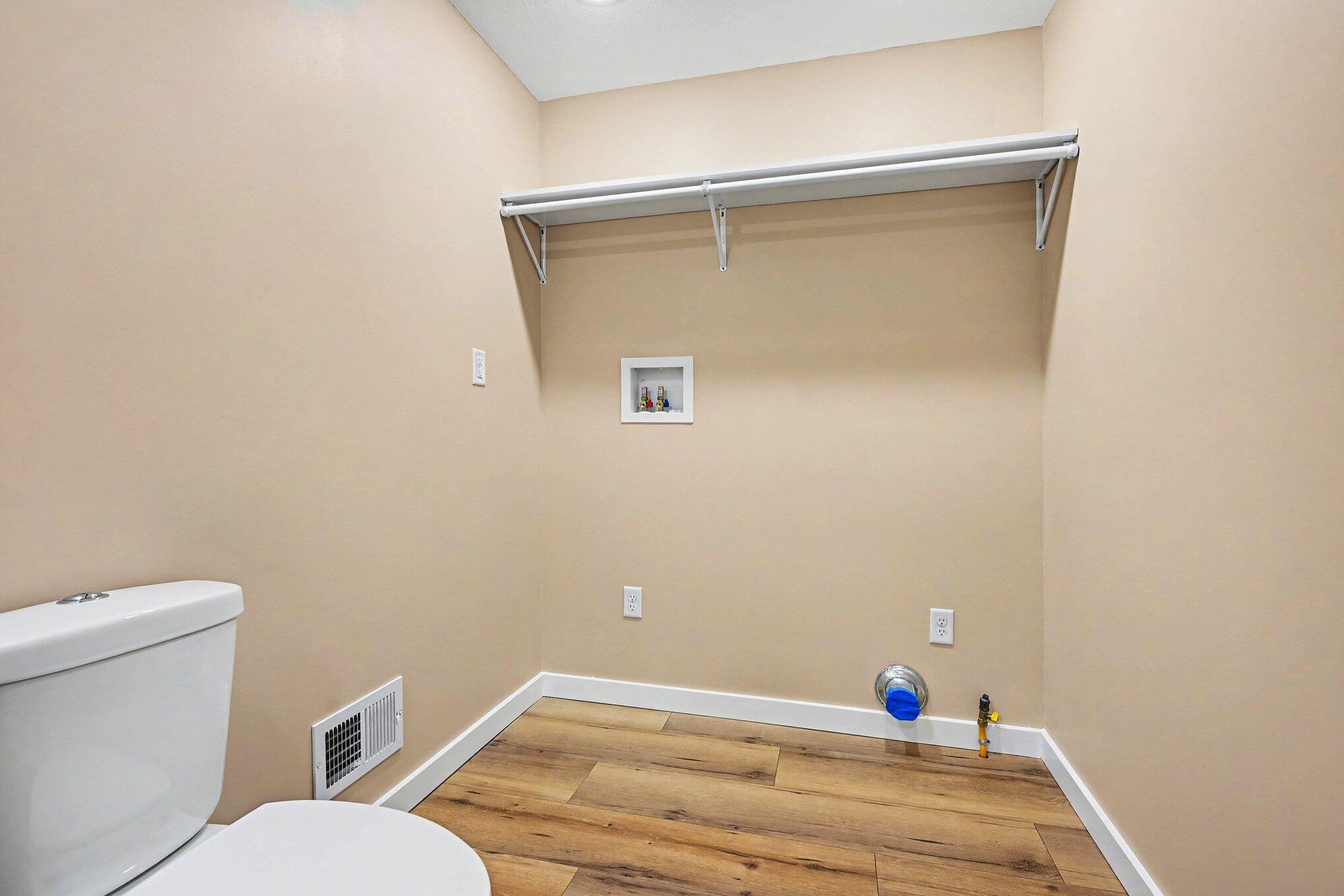 5882 Mullen Ridge Drive