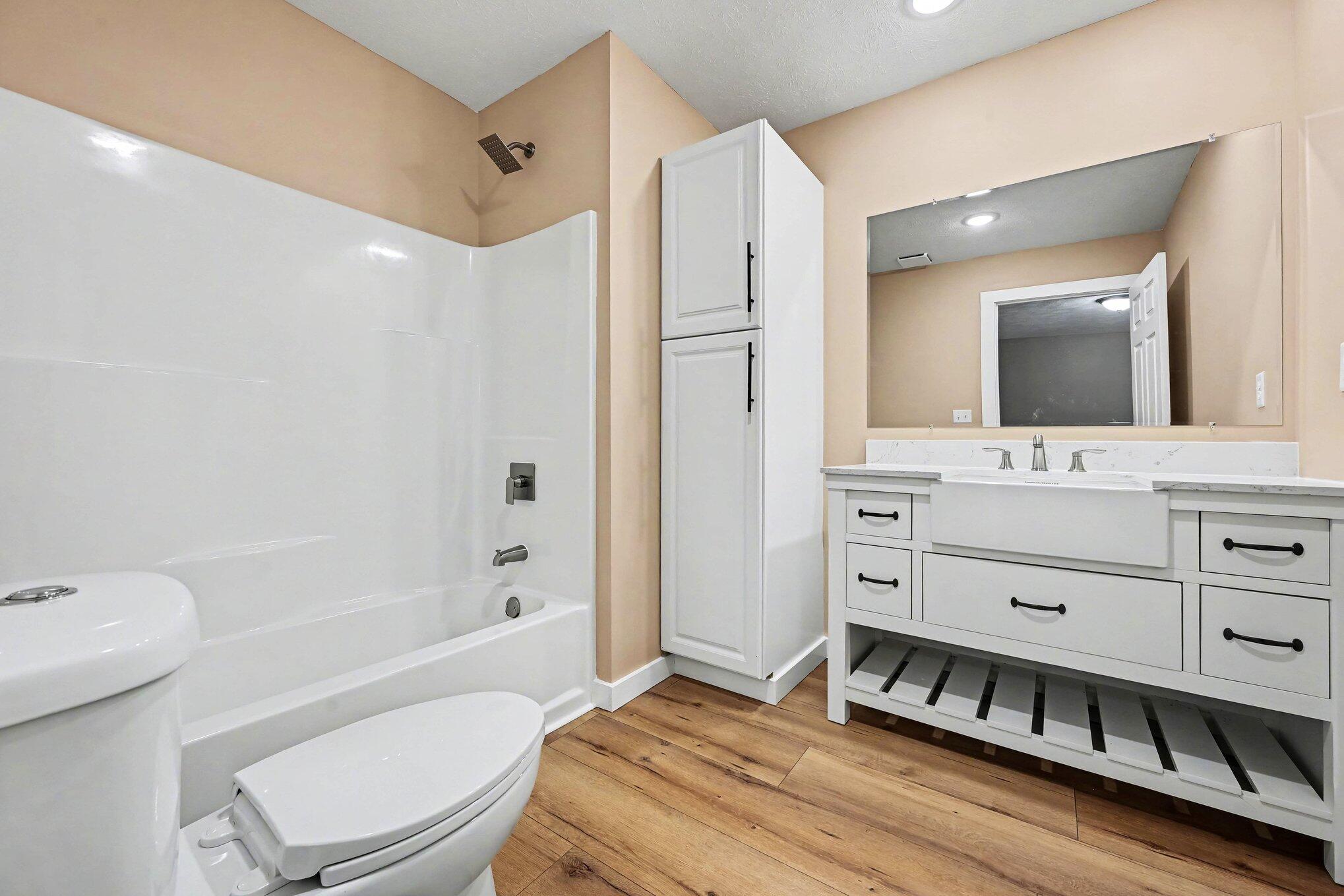 5882 Mullen Ridge Drive