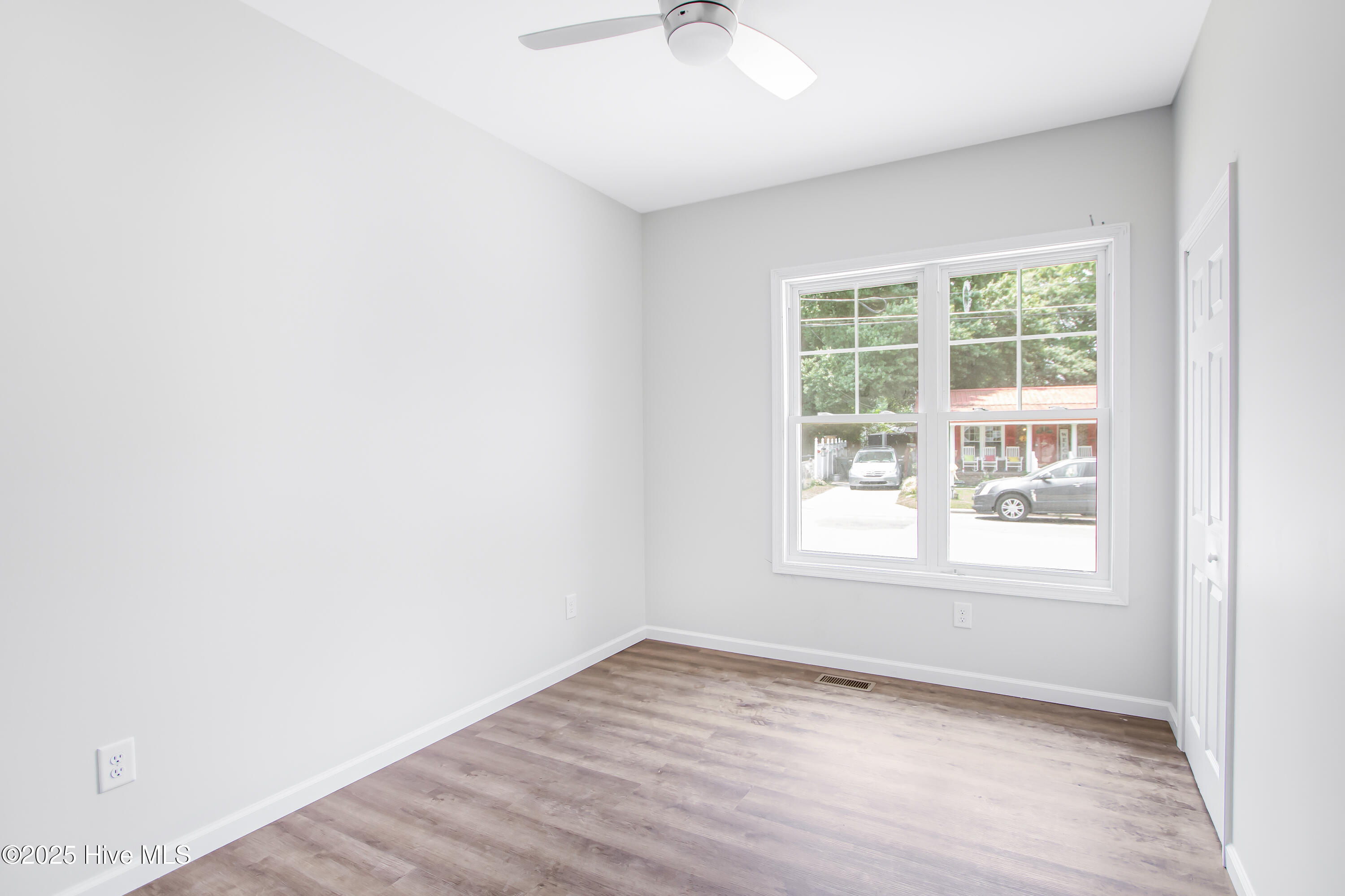 401 Singletary St Street SE