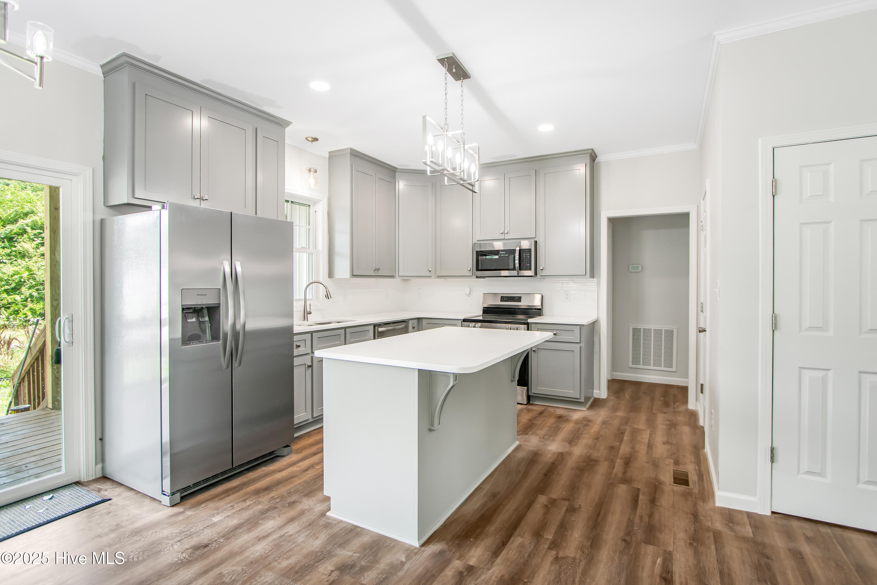 401 Singletary St Street SE