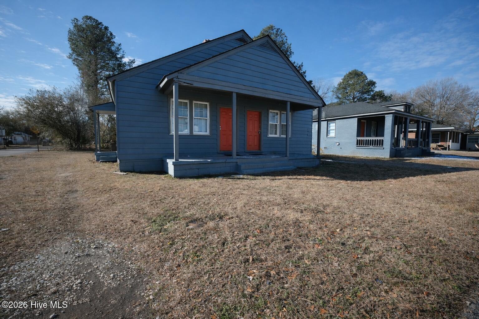 401 Dexter Street