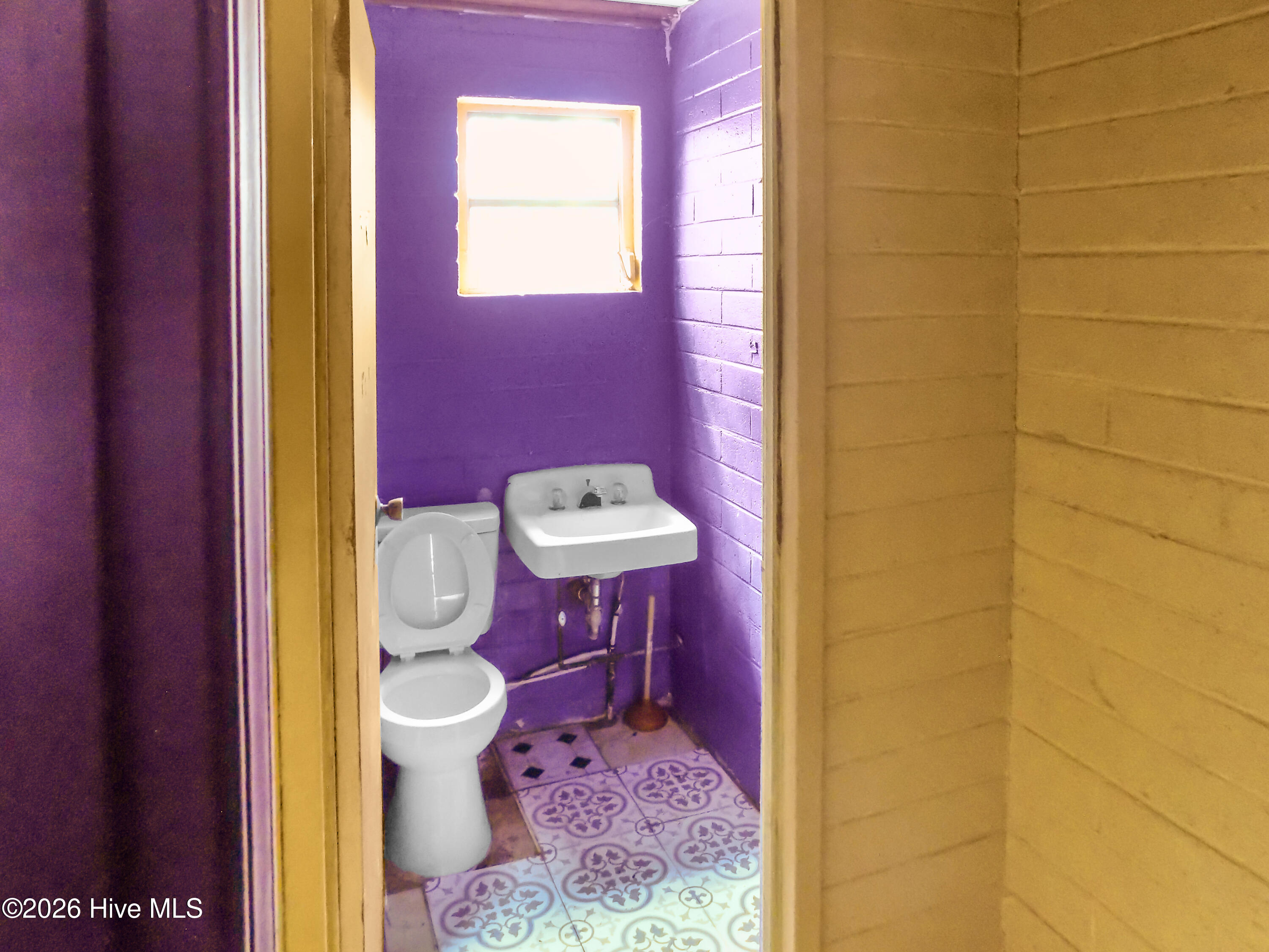 215 W Bassett Street