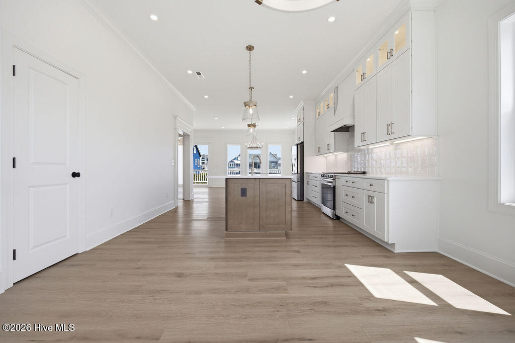 1 Bottlenose Boulevard