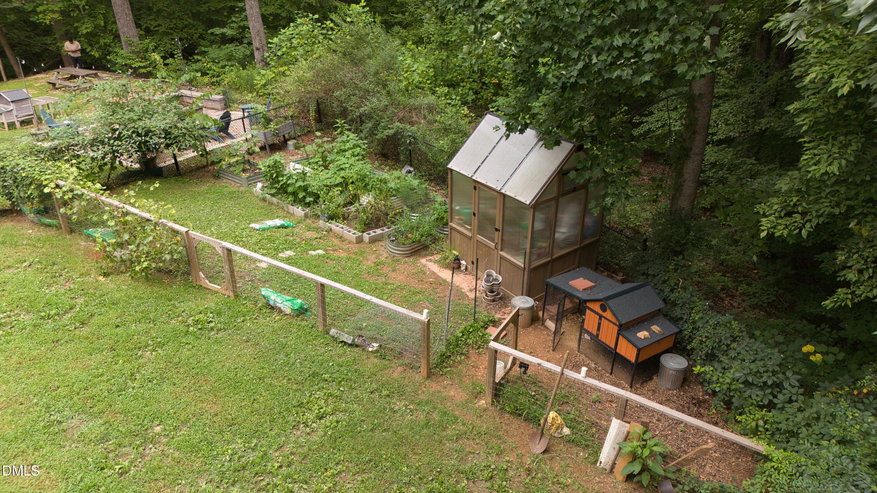 3910 Chucks Court
