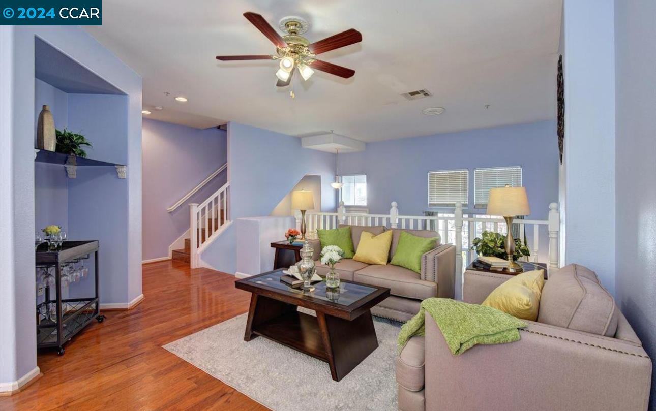 1130 Summer Ln
