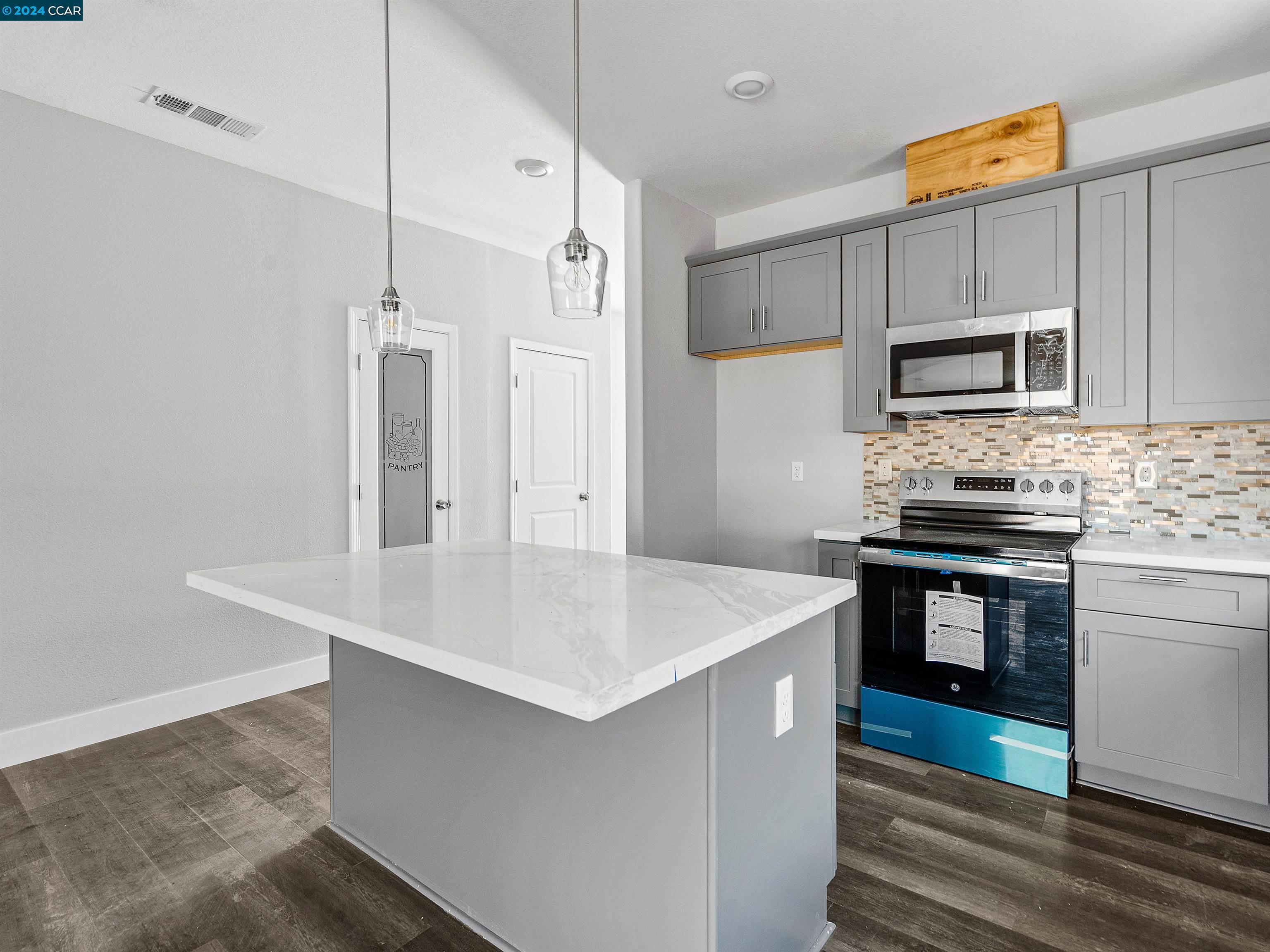 1151 Martinson Dr