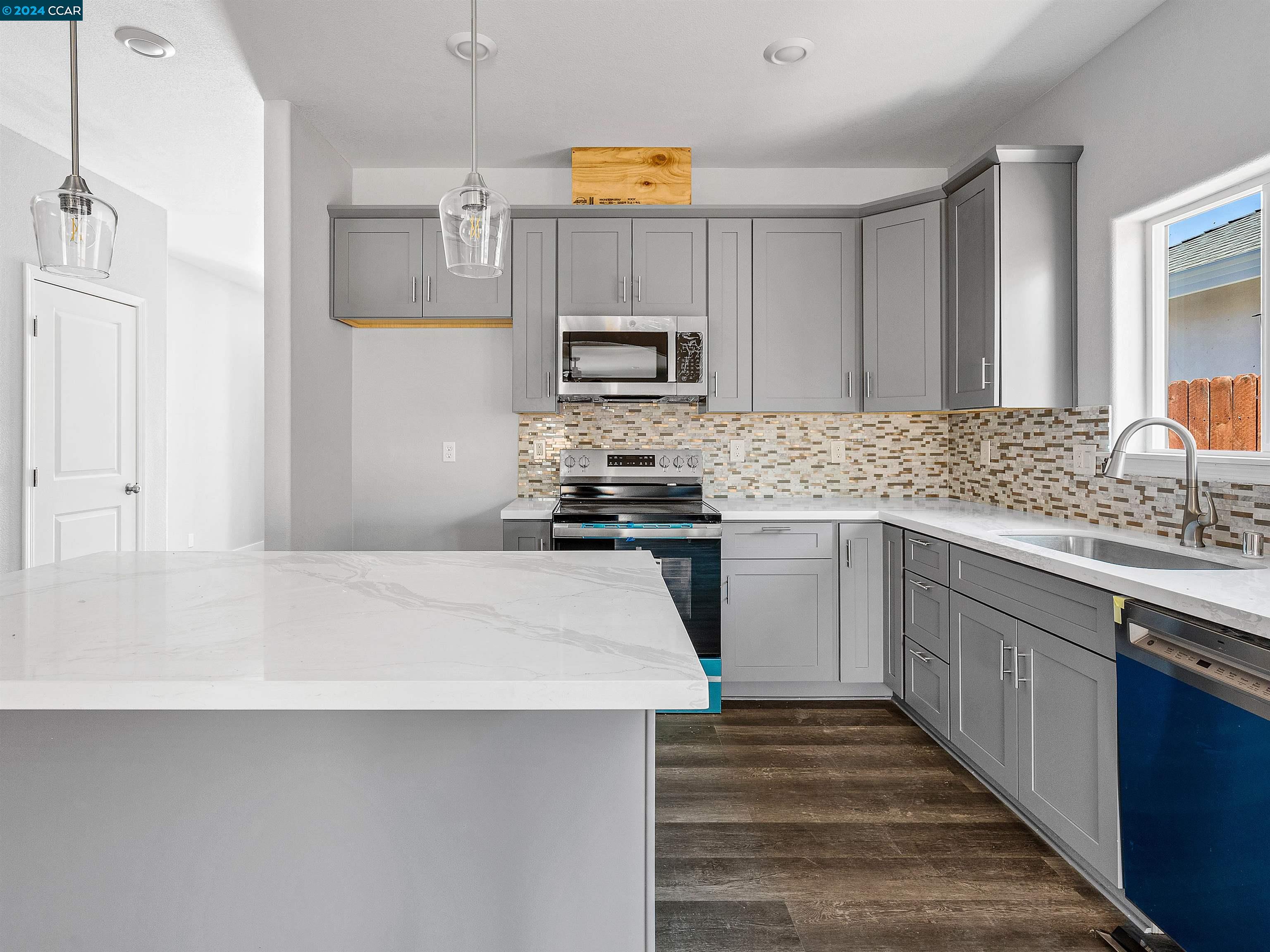 1151 Martinson Dr