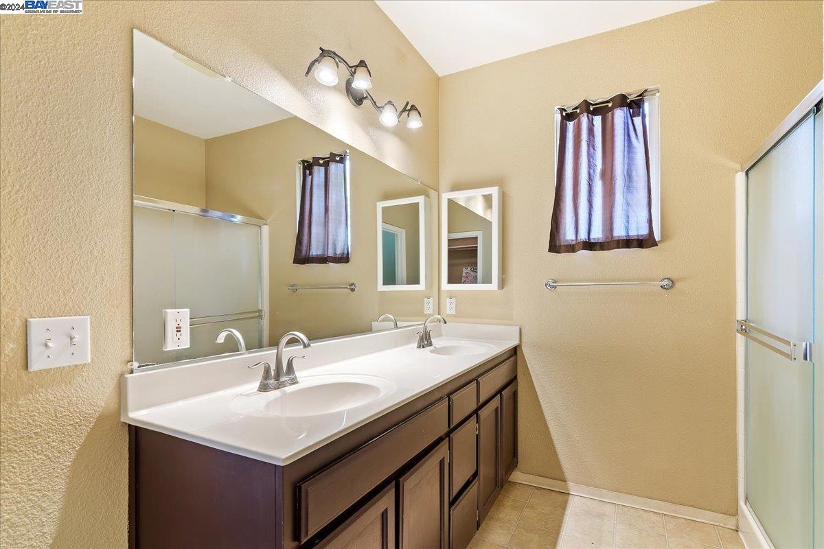 14 Saddlehorn Ct