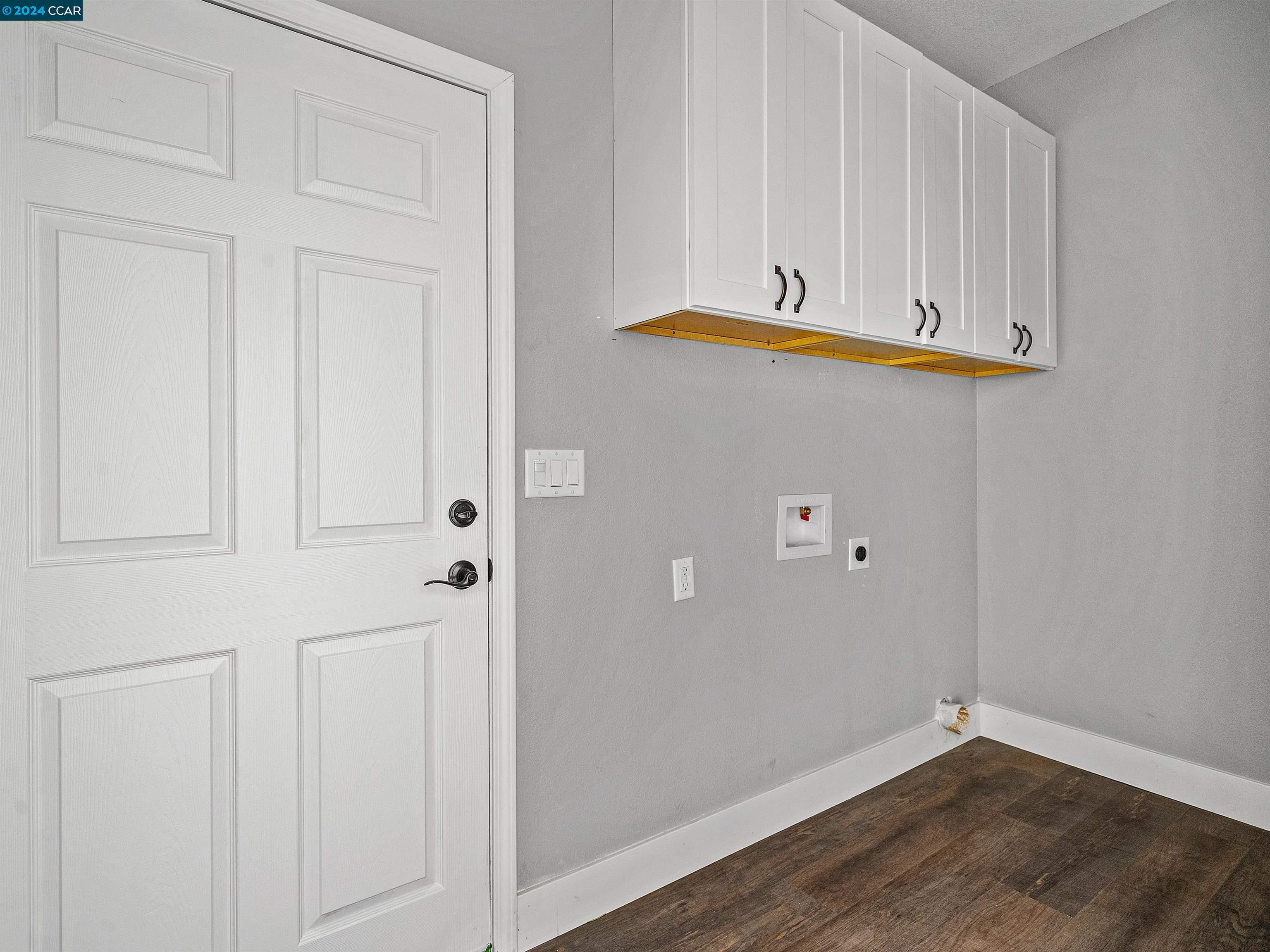 1147 Martinson Dr
