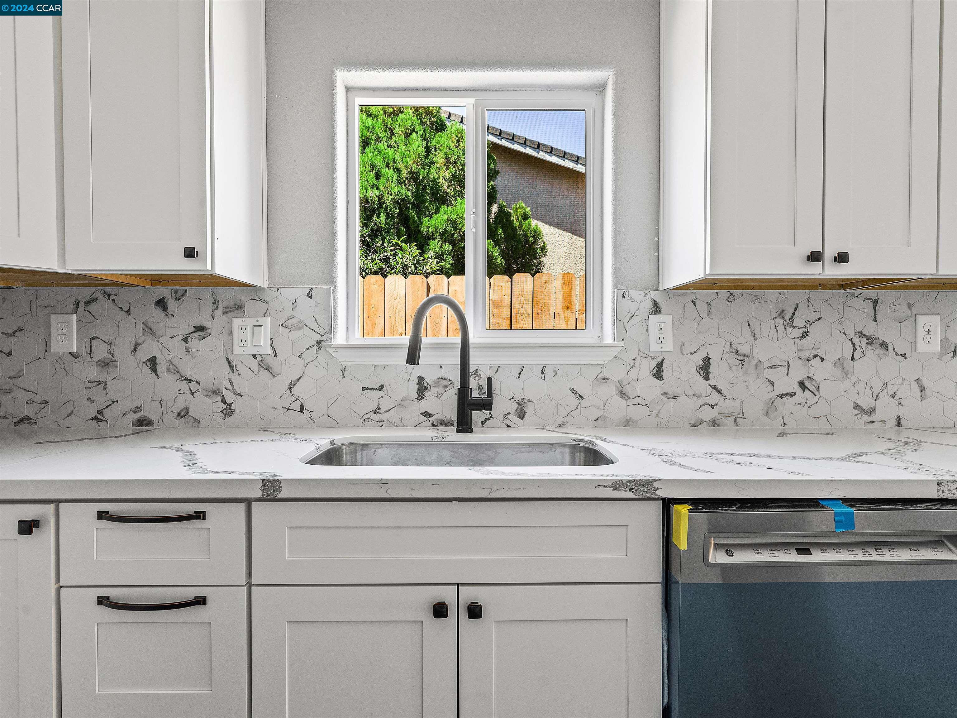 1147 Martinson Dr