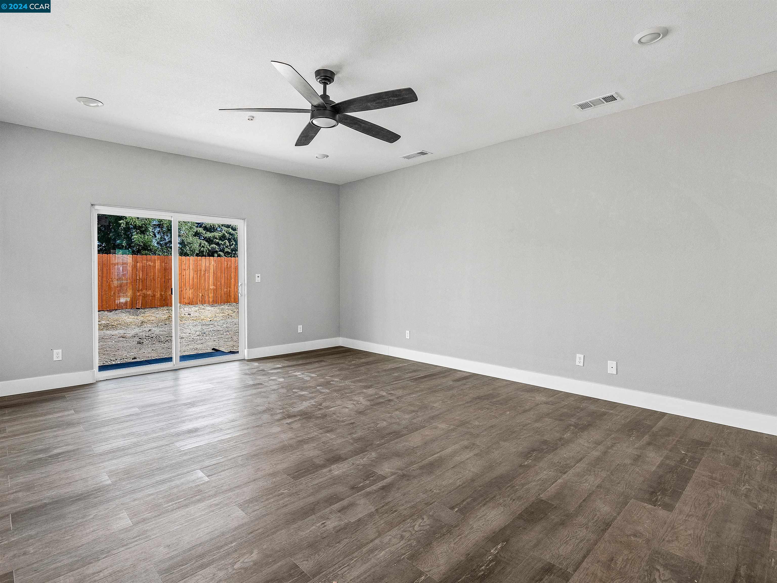 1147 Martinson Dr