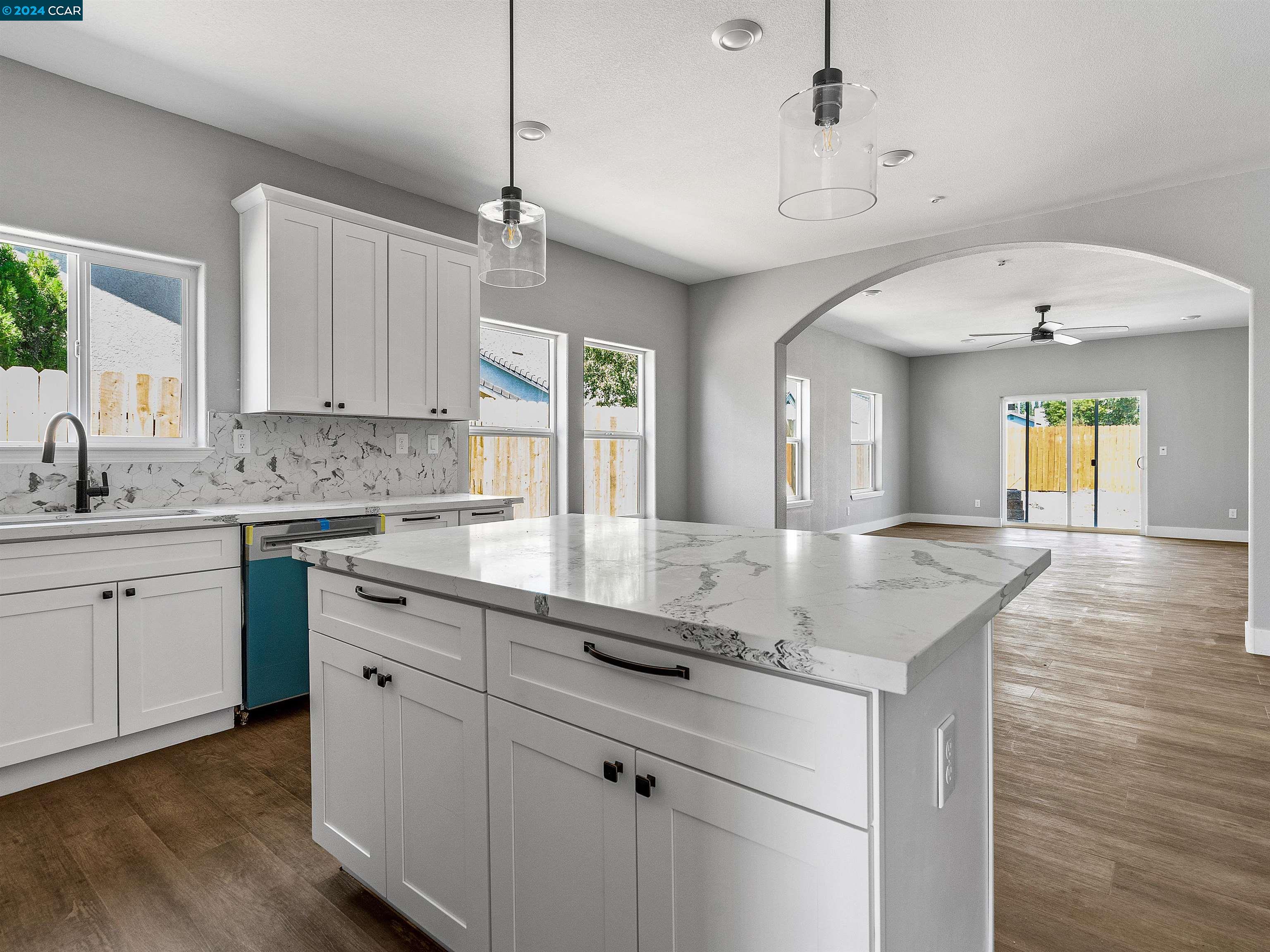 1147 Martinson Dr