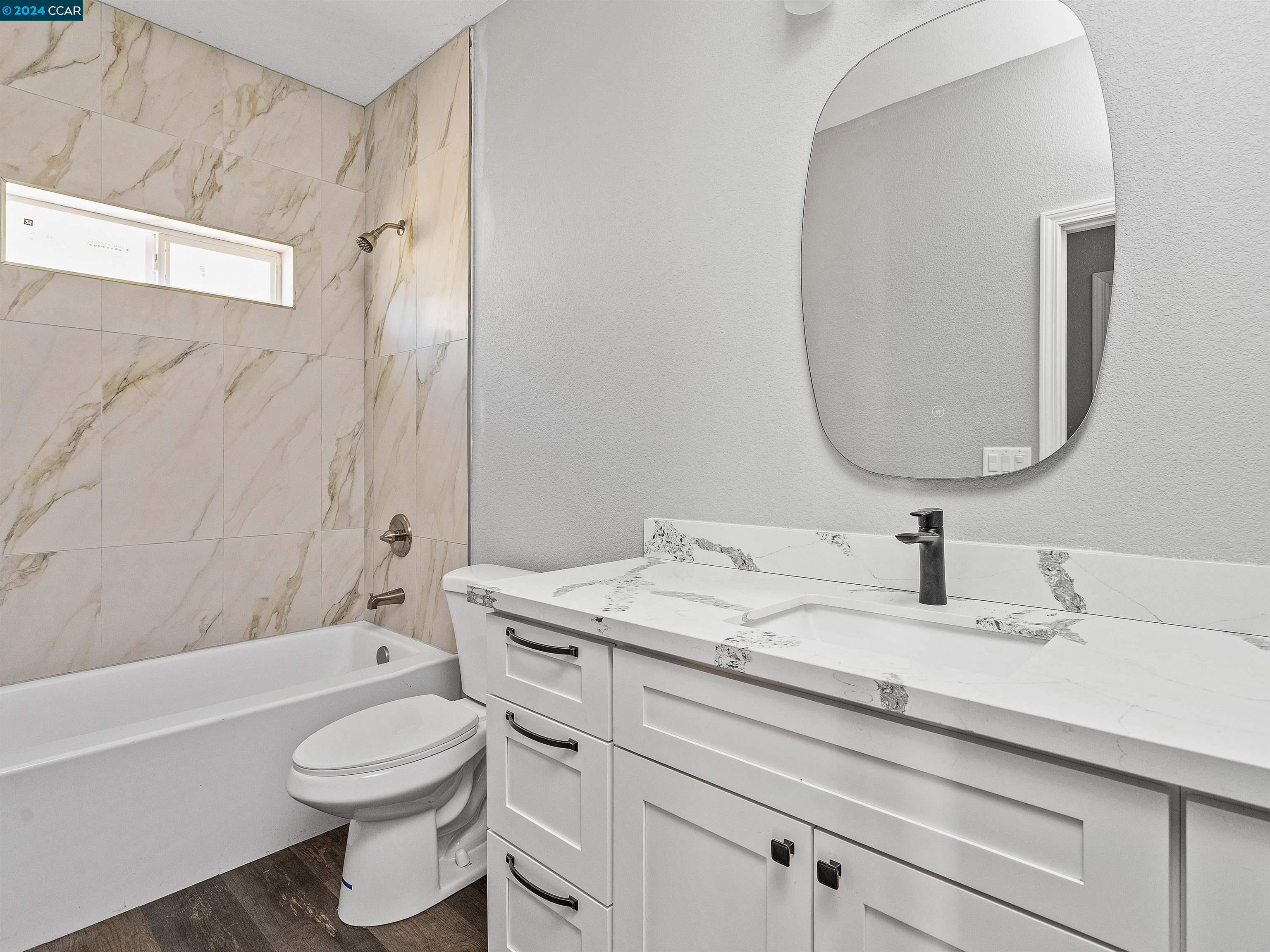 1147 Martinson Dr
