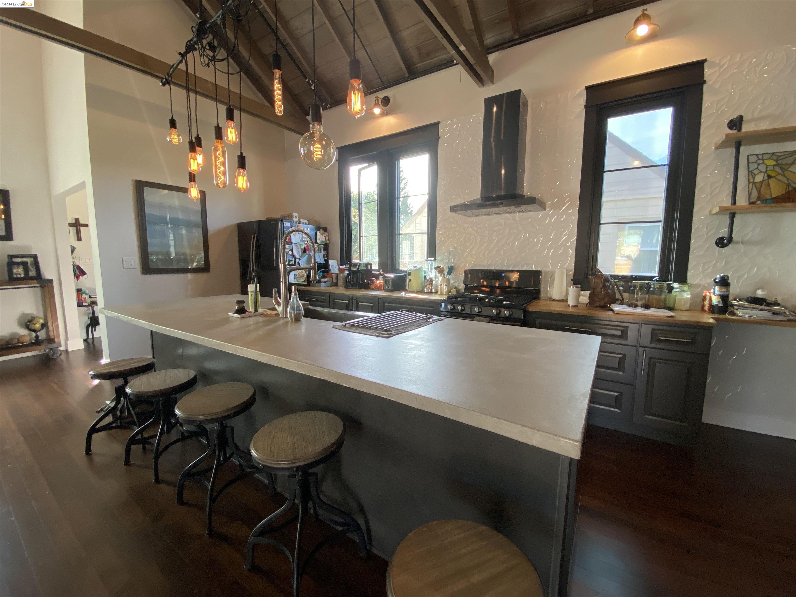 500 2Nd St