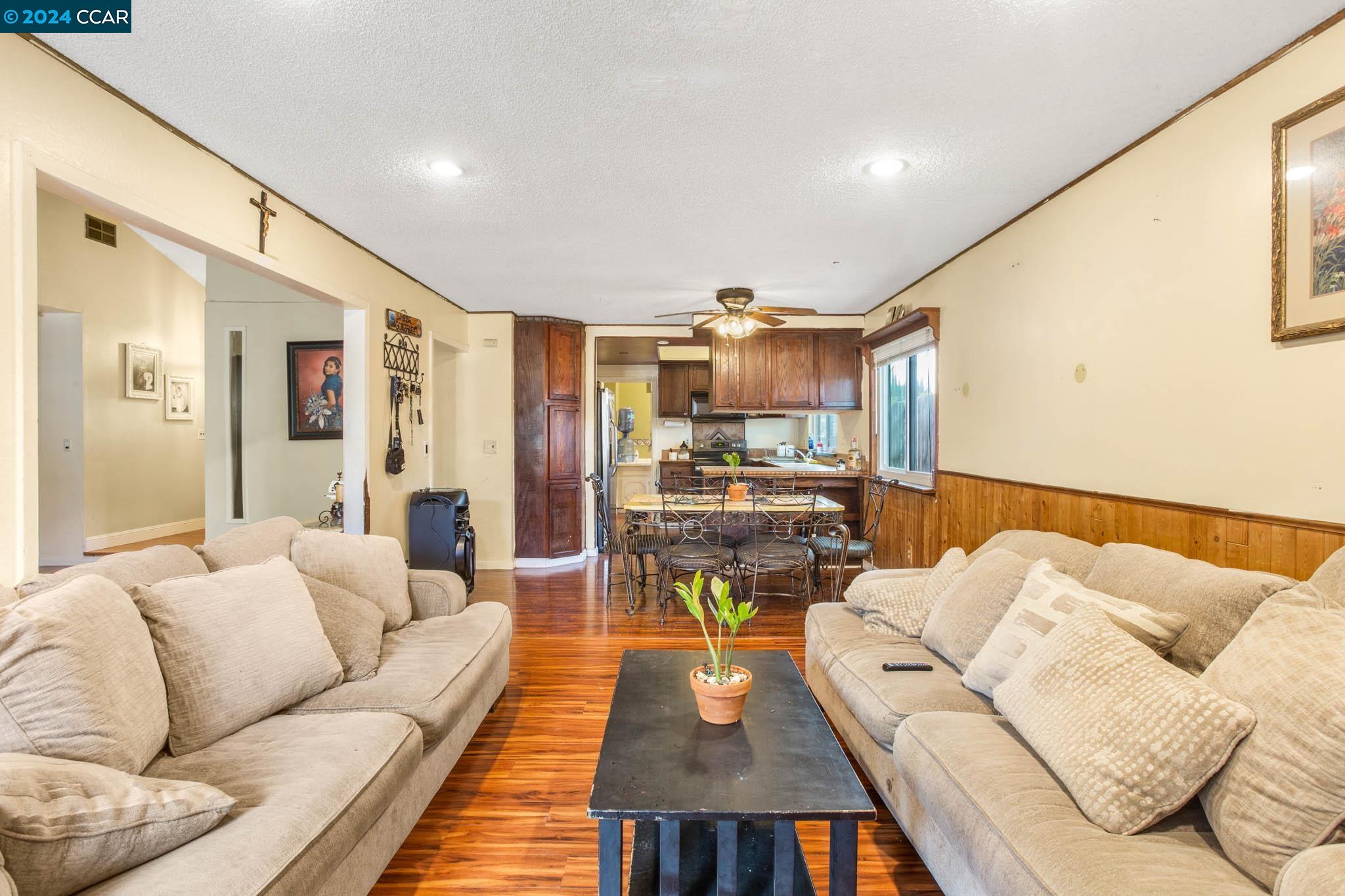 2103 Seagull Ct