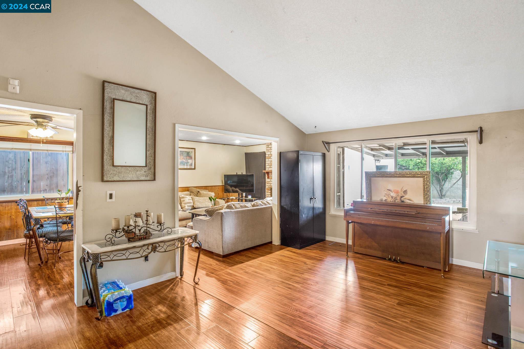 2103 Seagull Ct