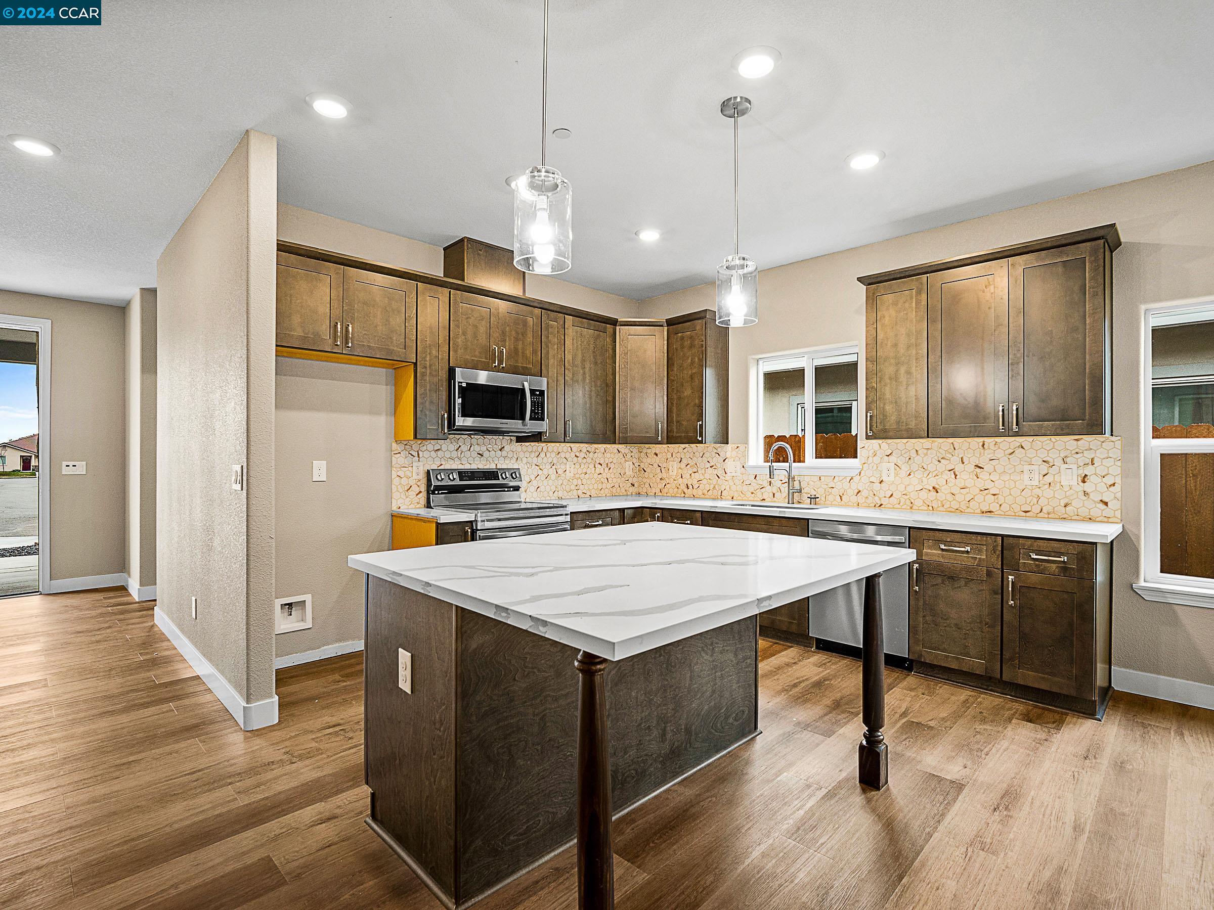 1155 Martinson Dr