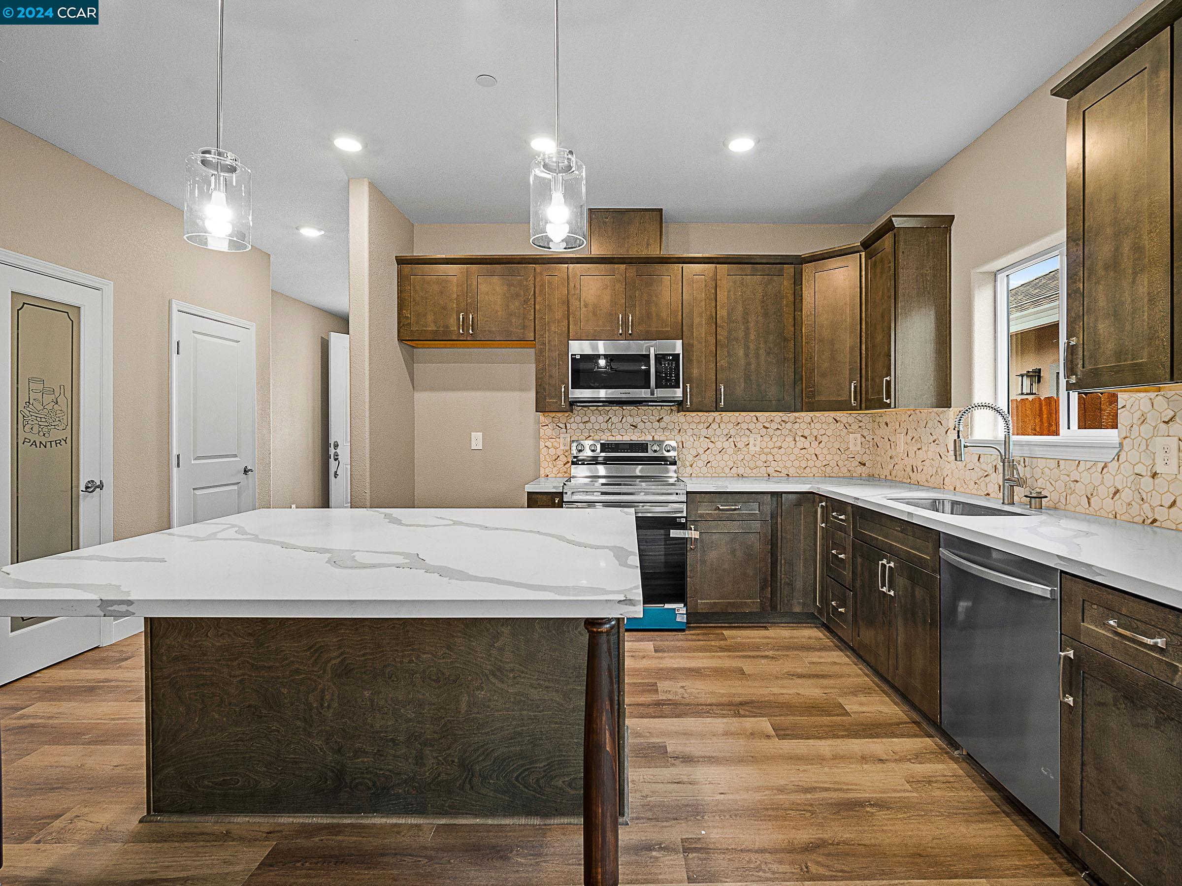 1159 Martinson Dr