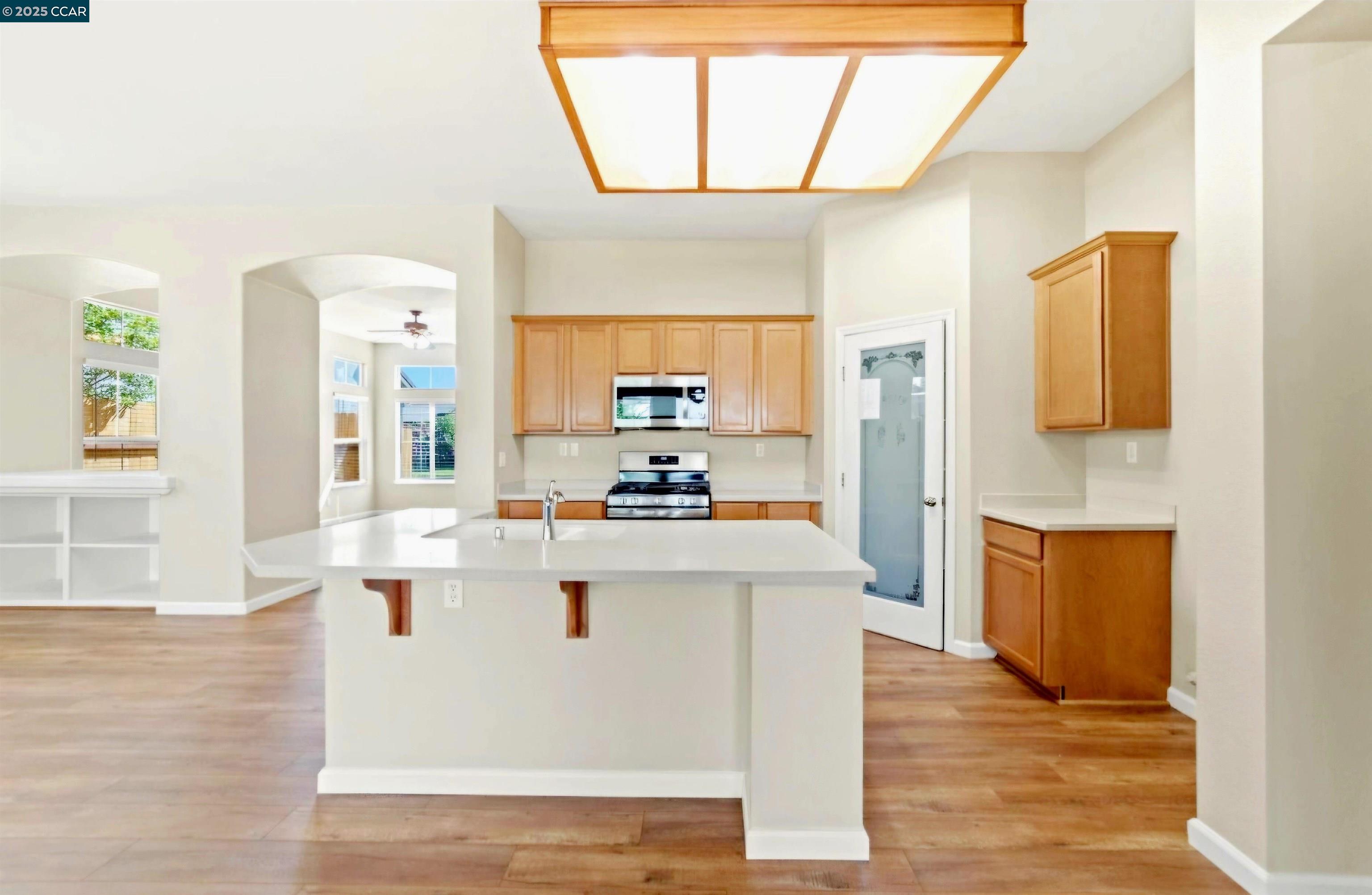 3348 San Salvador St