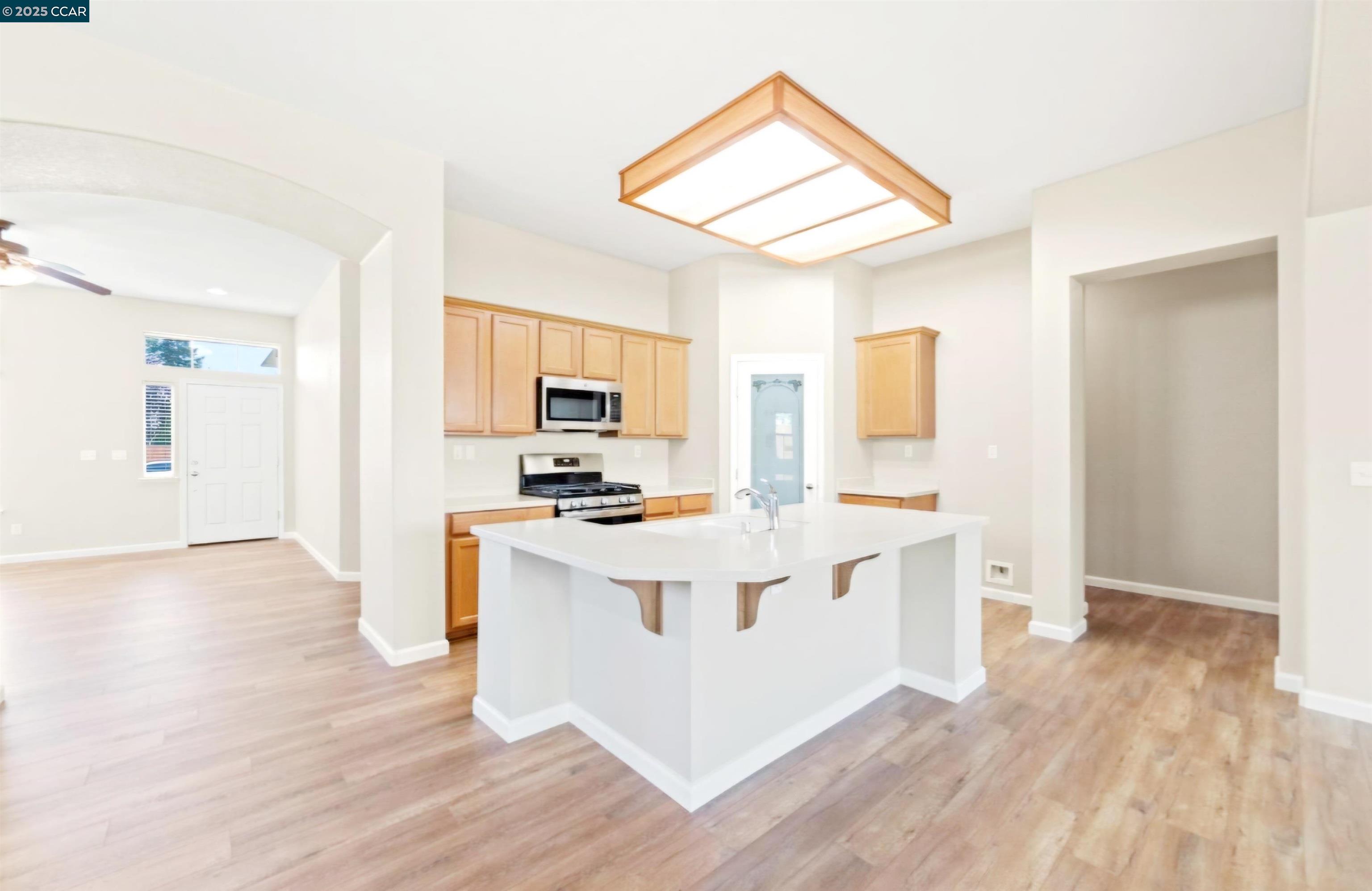 3348 San Salvador St