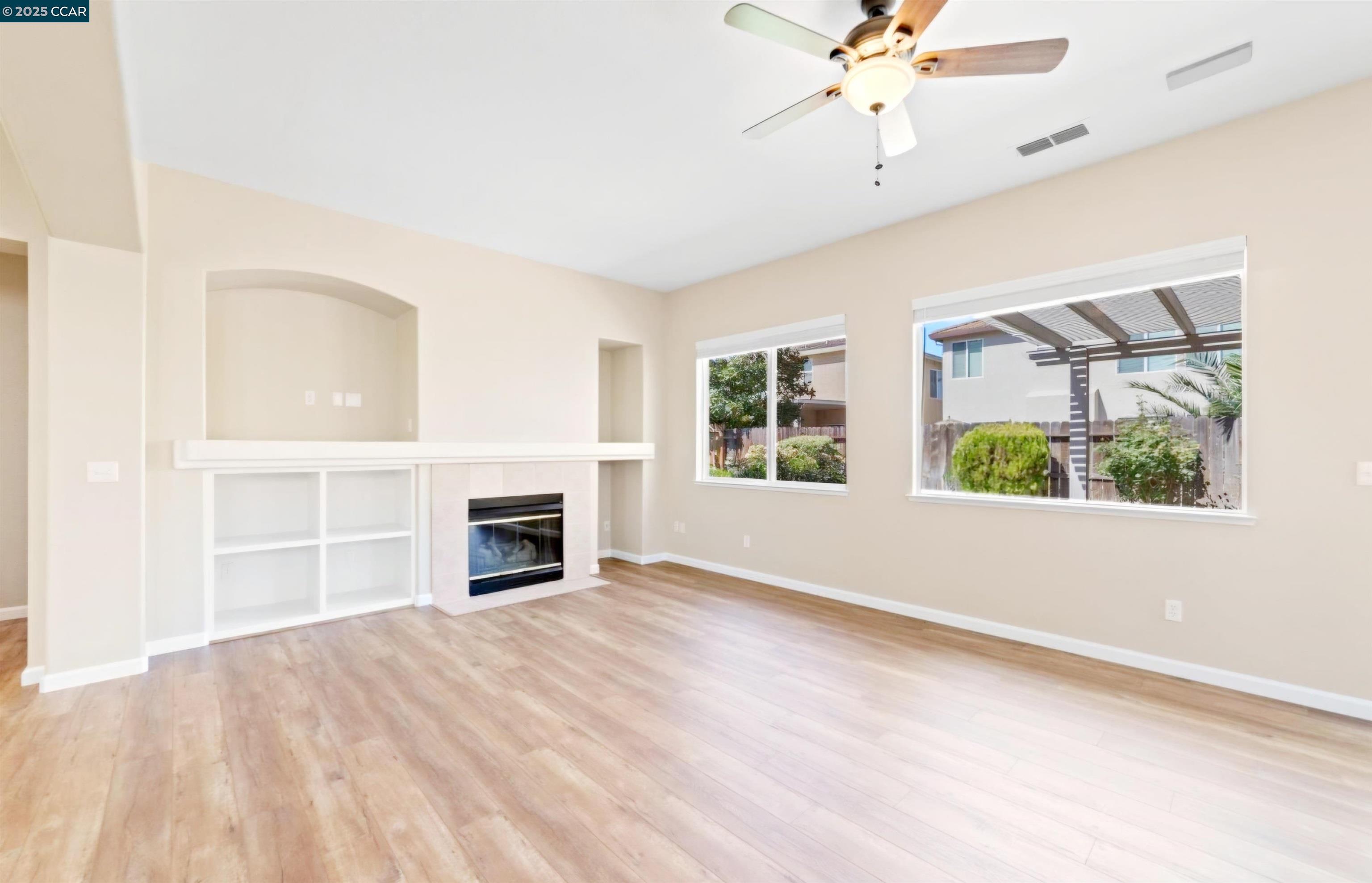3348 San Salvador St