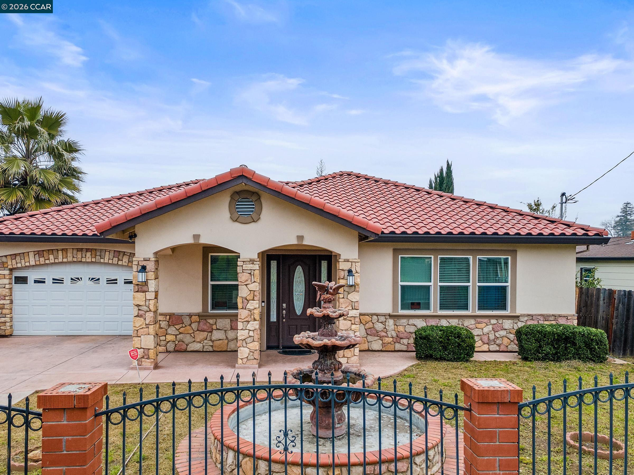 1021 Azusa St