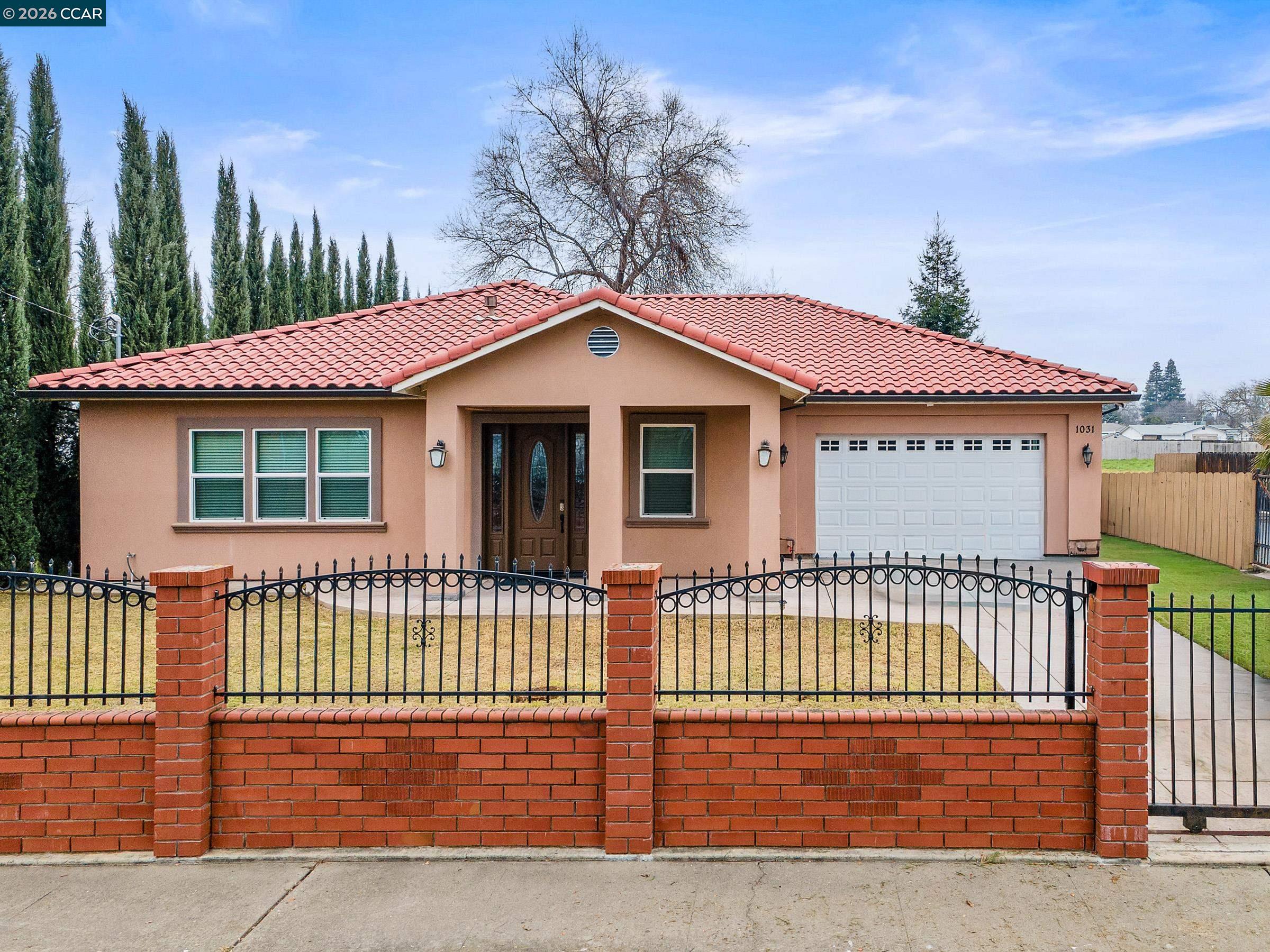 1031 Azusa St