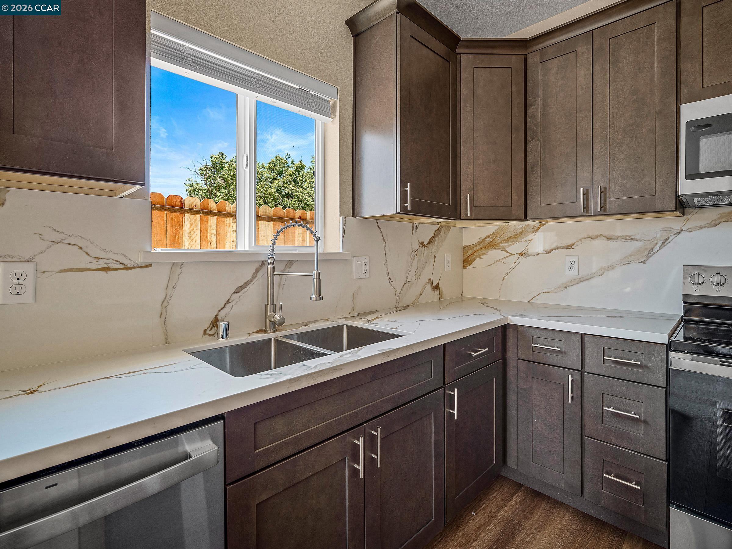 4528 Austin St