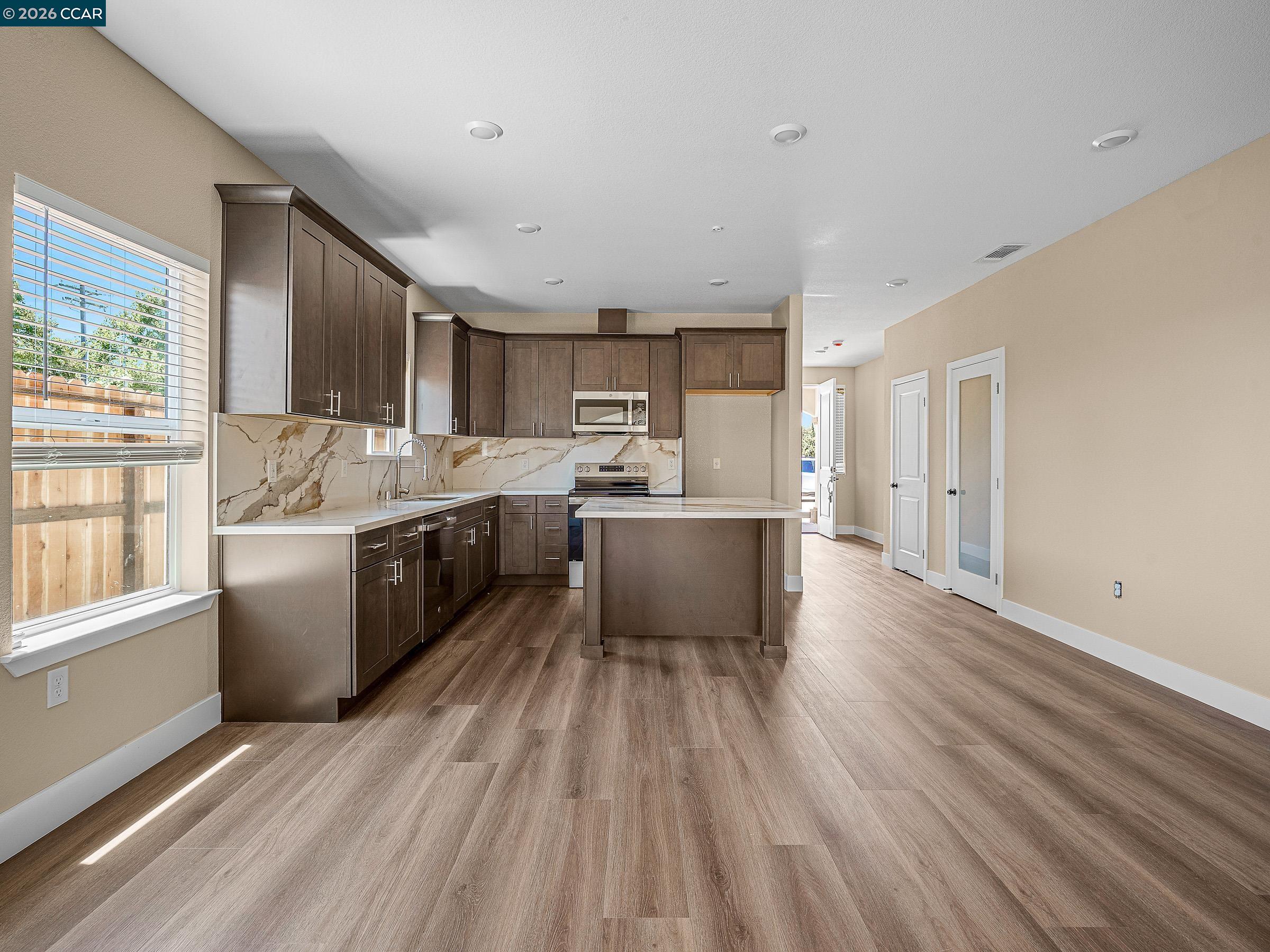 4528 Austin St