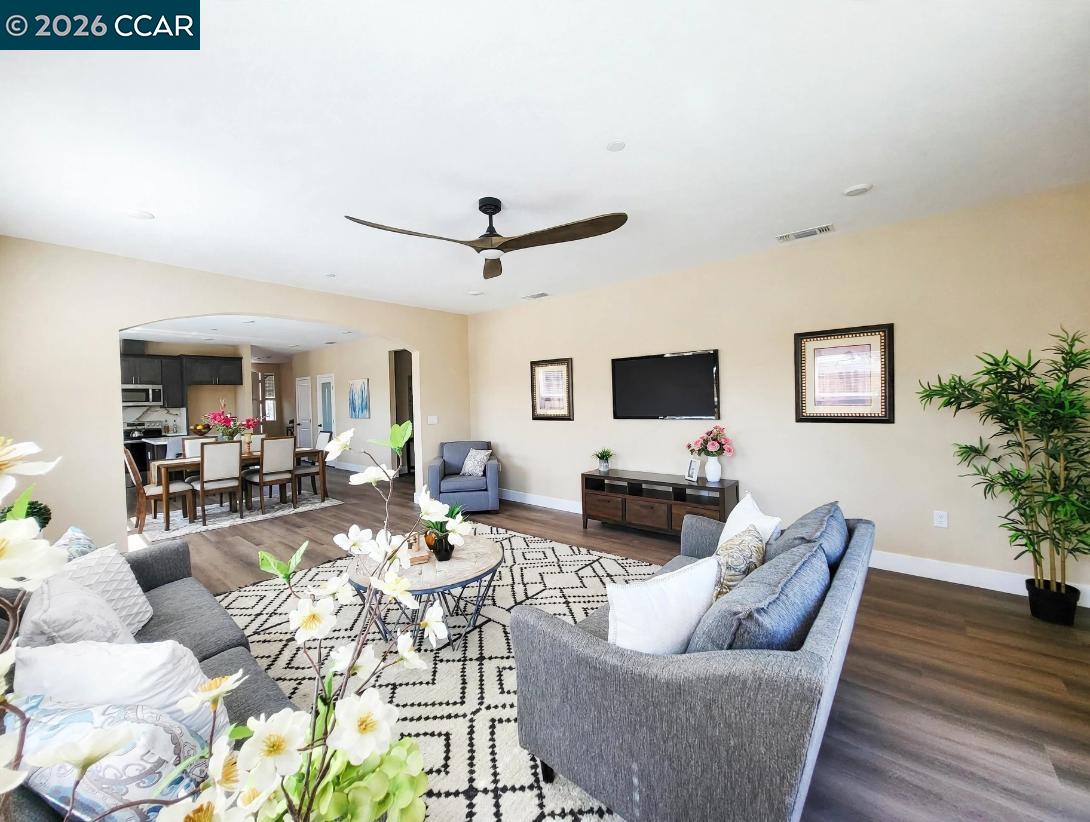 4528 Austin St