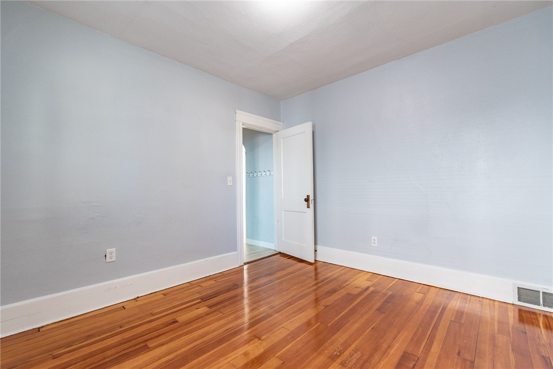 52 Fairlawn Avenue