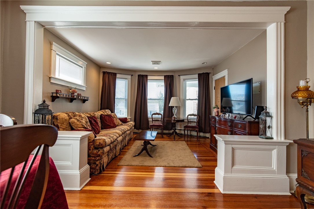52 Fairlawn Avenue