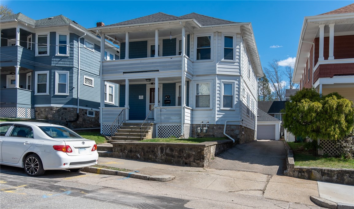 52 Fairlawn Avenue