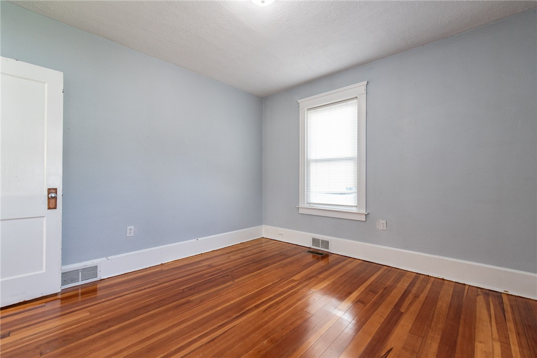 52 Fairlawn Avenue