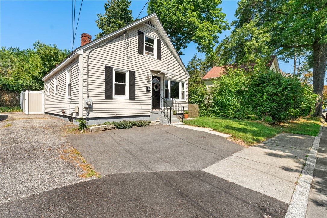 32 Rowan Street