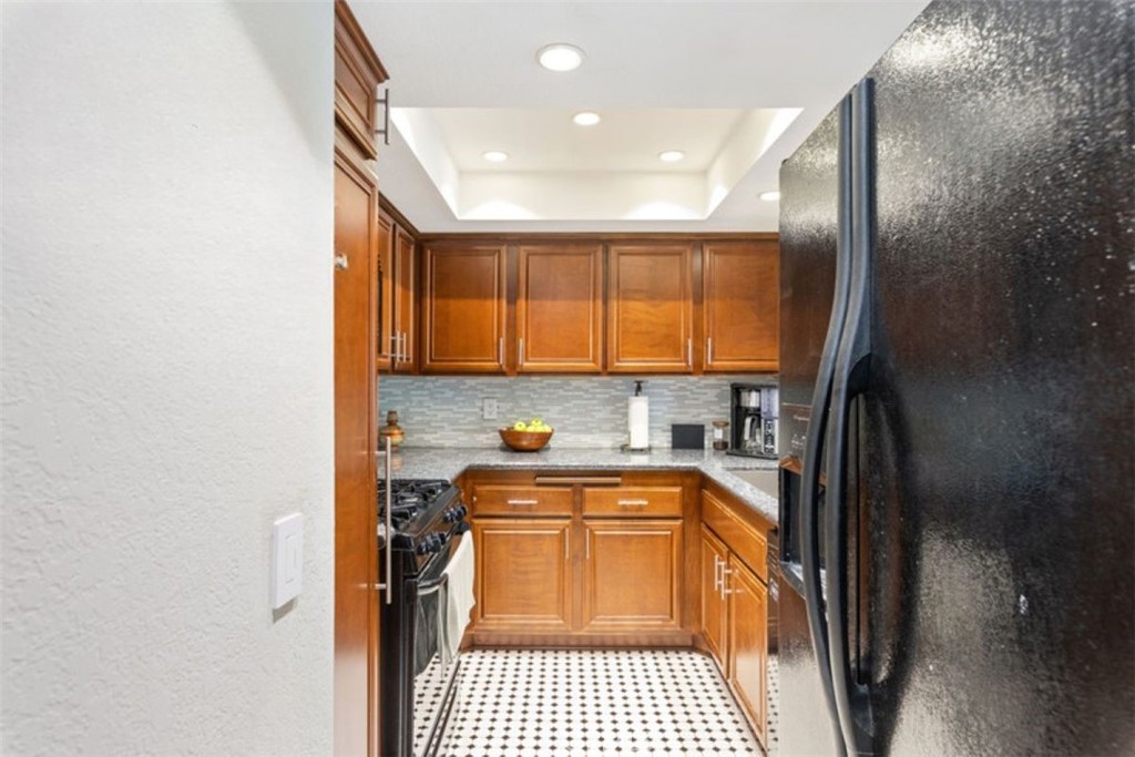 600 Central Avenue Unit: 322