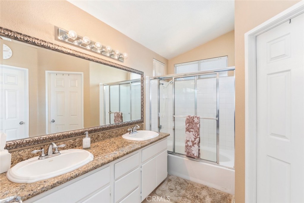 3558 Grovedale Street