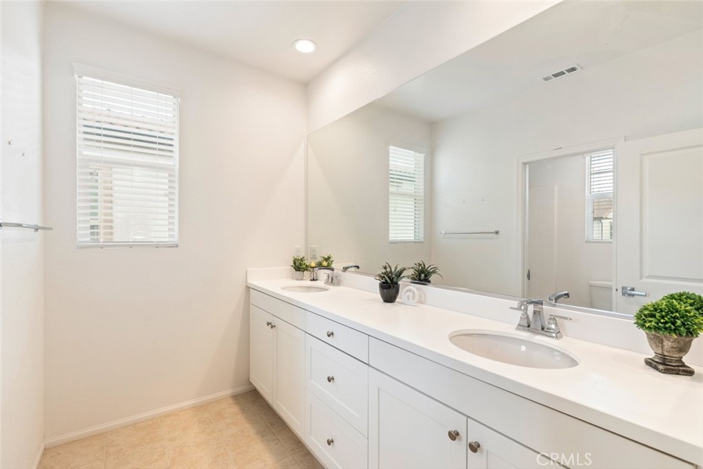 2833 Villa Catalonia Ct