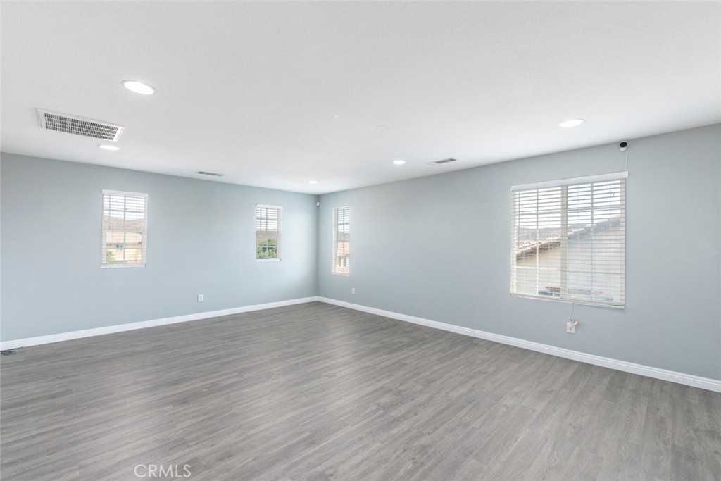 41041 Crimson Pillar Lane