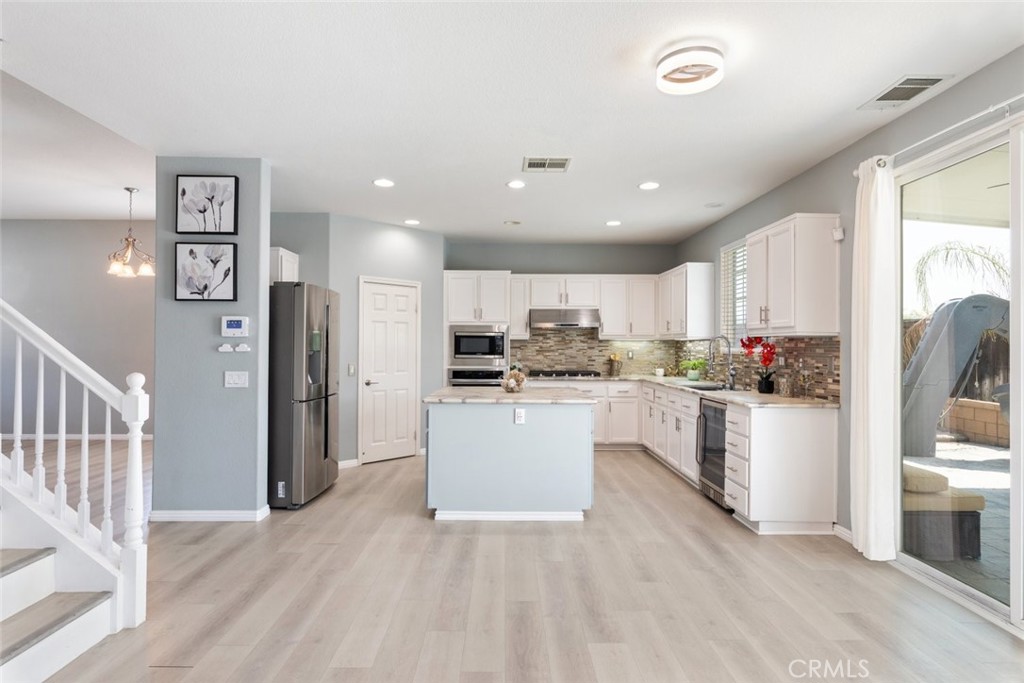 41041 Crimson Pillar Lane