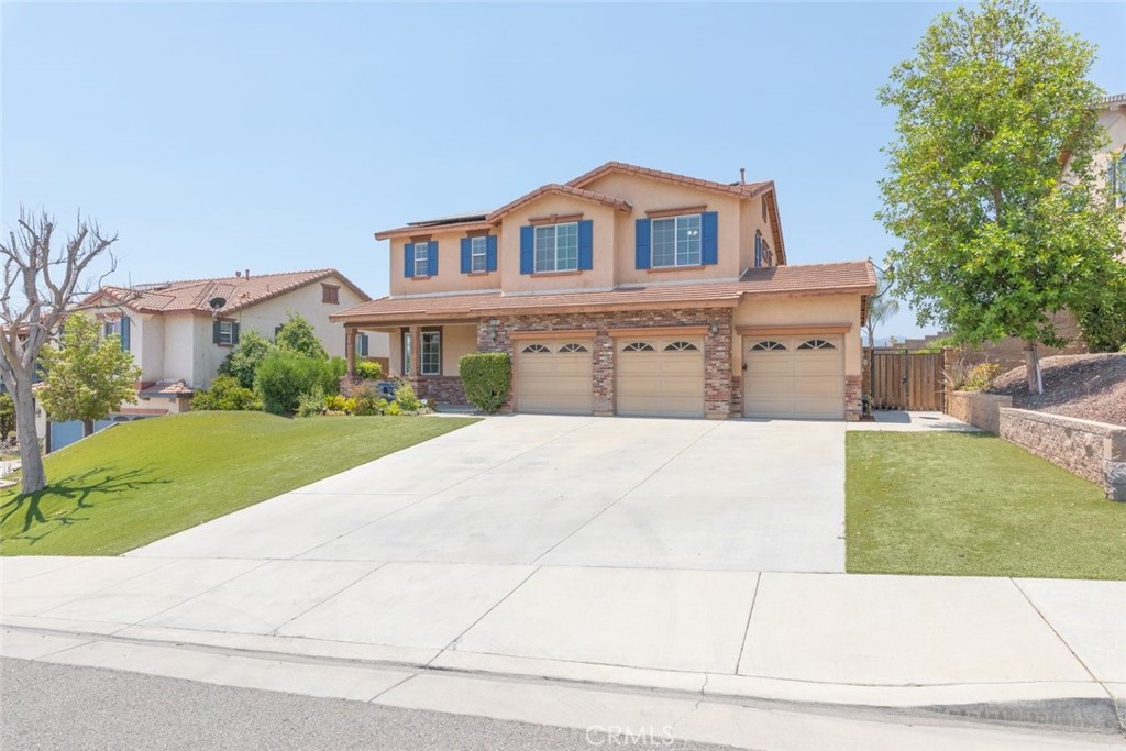 41041 Crimson Pillar Lane