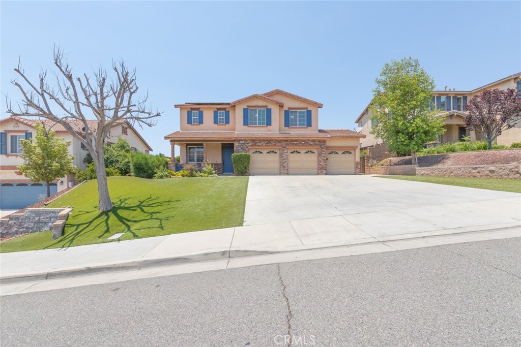 41041 Crimson Pillar Lane