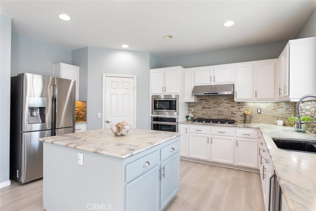 41041 Crimson Pillar Lane